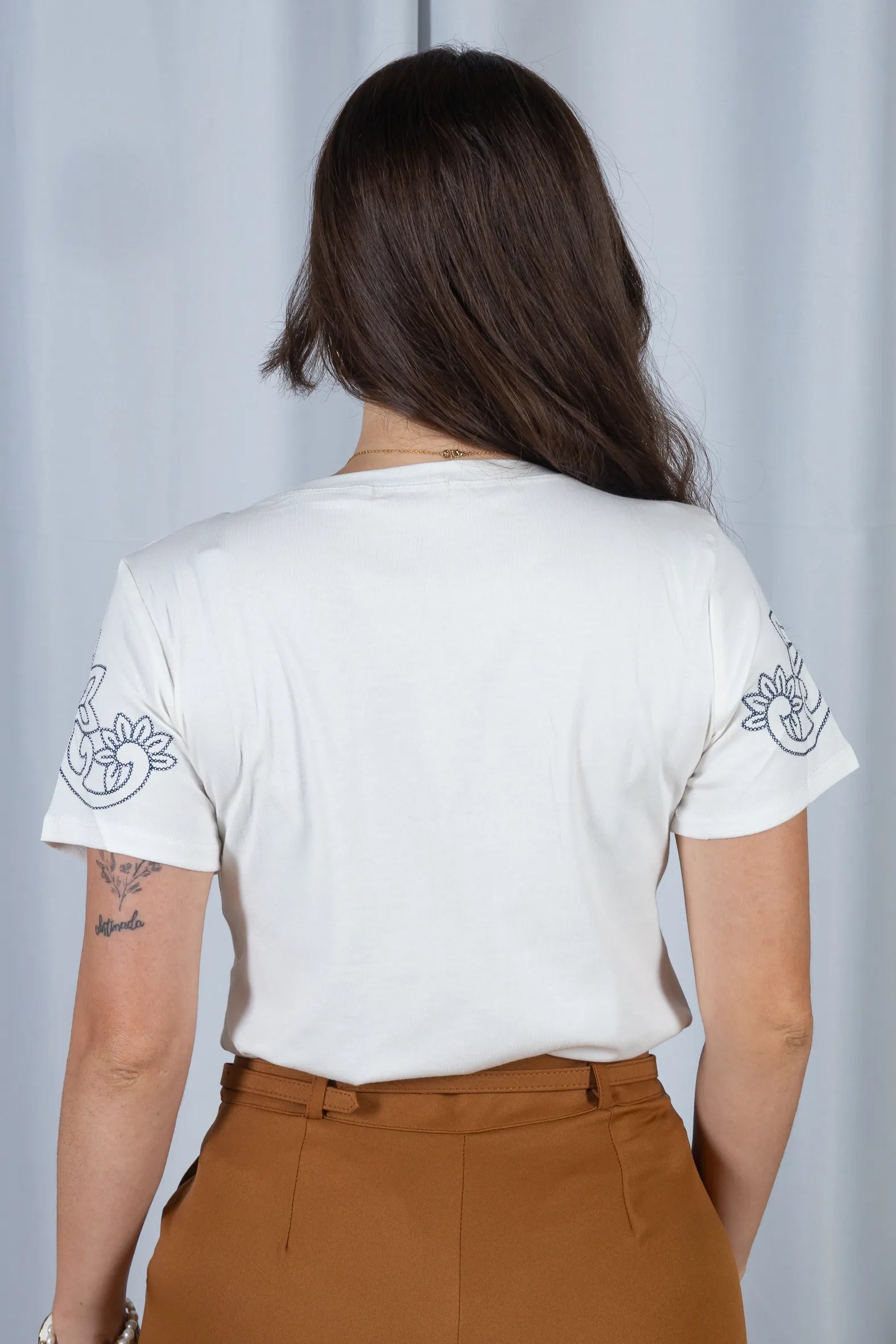 Blusa Manga Curta com Detalhes Bordados  Cotton Lycra Milena Off White
