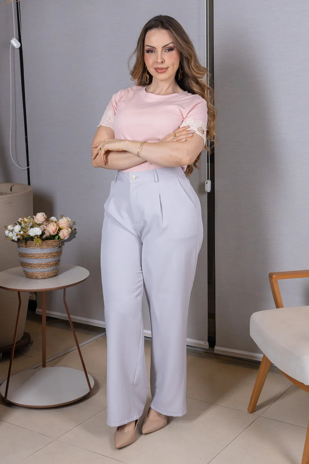 Blusa Manga Curta com Detalhe Bordado Vazado em Cotton Lycra Monique Rosa
