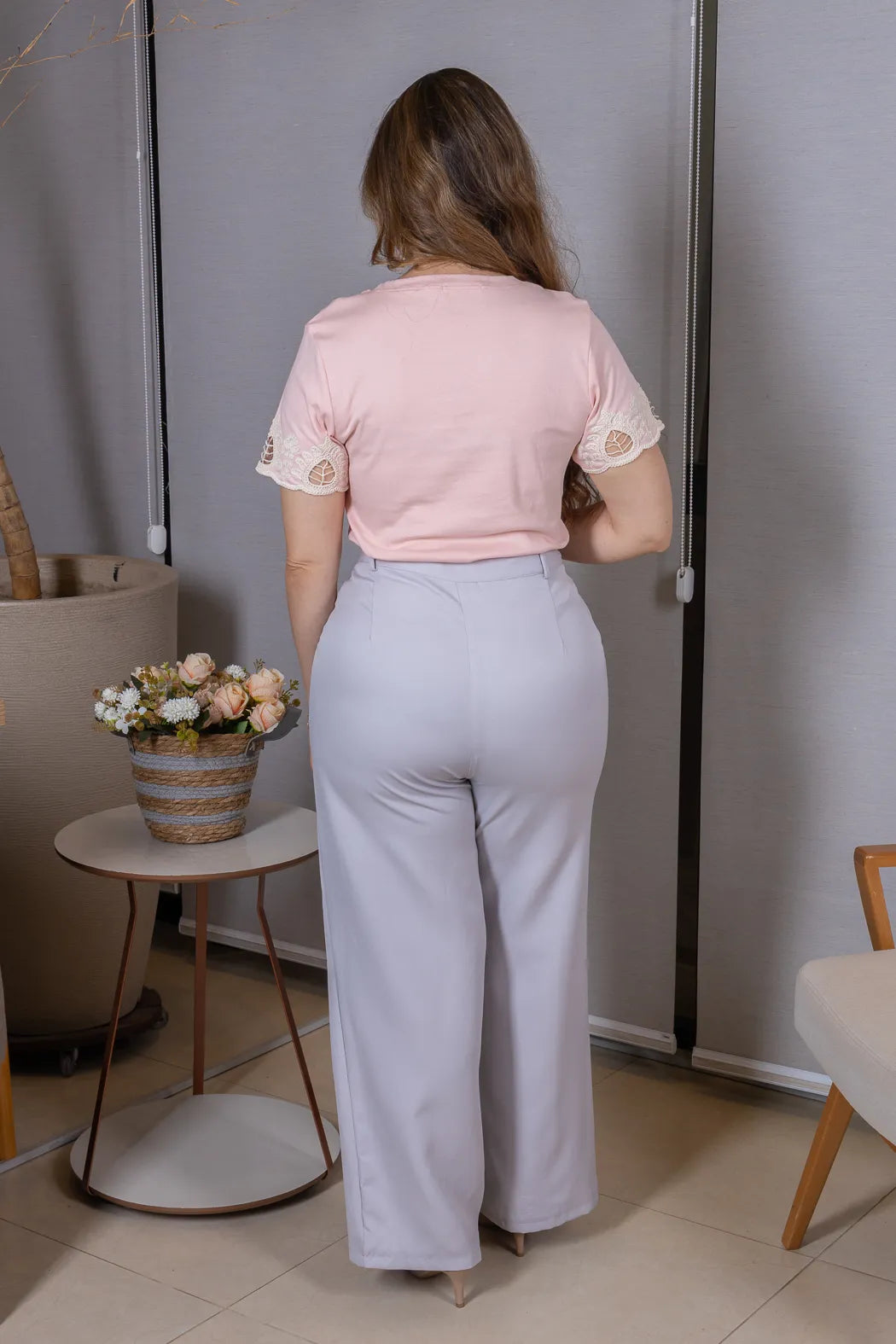 Blusa Manga Curta com Detalhe Bordado Vazado em Cotton Lycra Monique Rosa