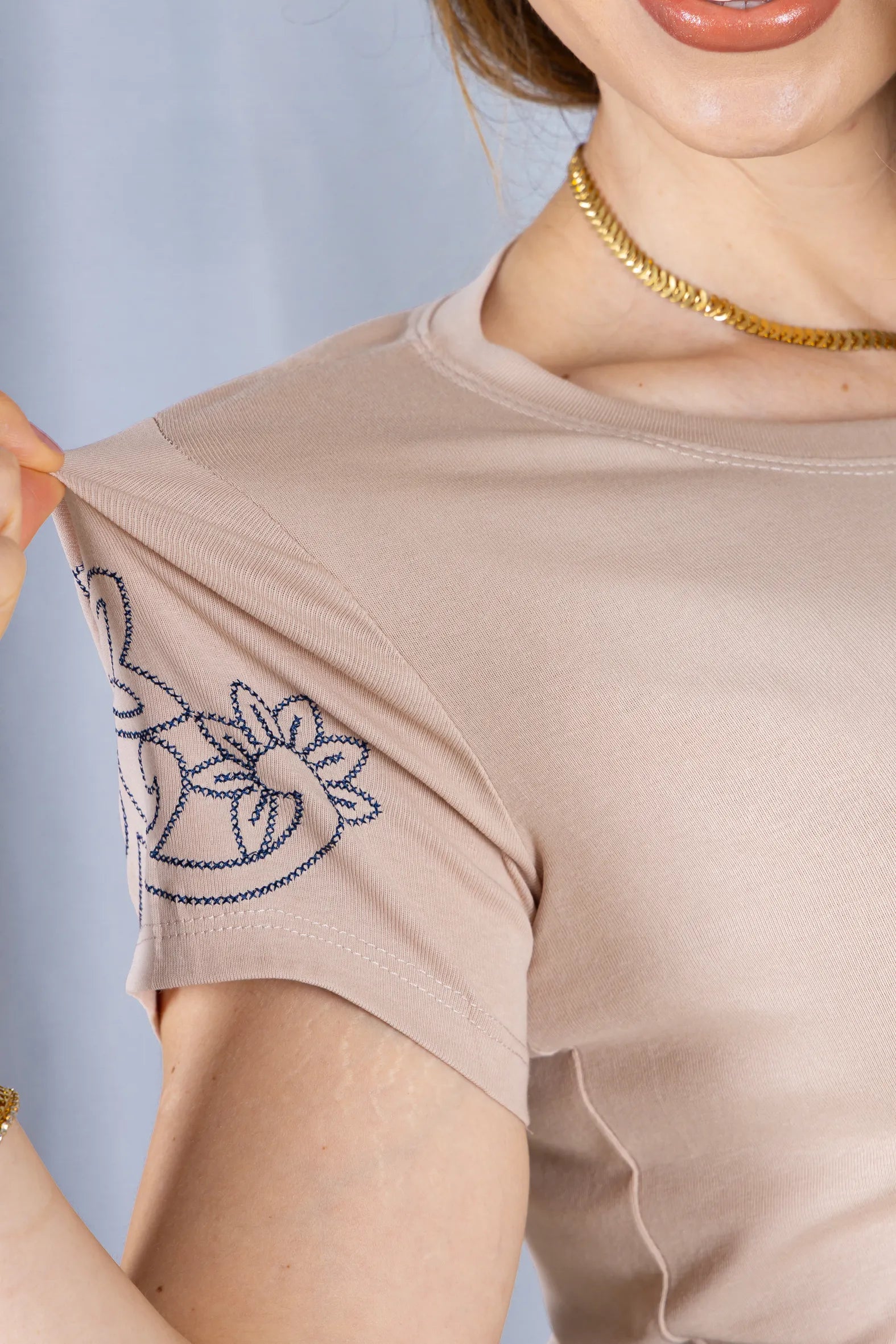 Blusa Manga Curta com Detalhes Bordados  Cotton Lycra Milena Bege