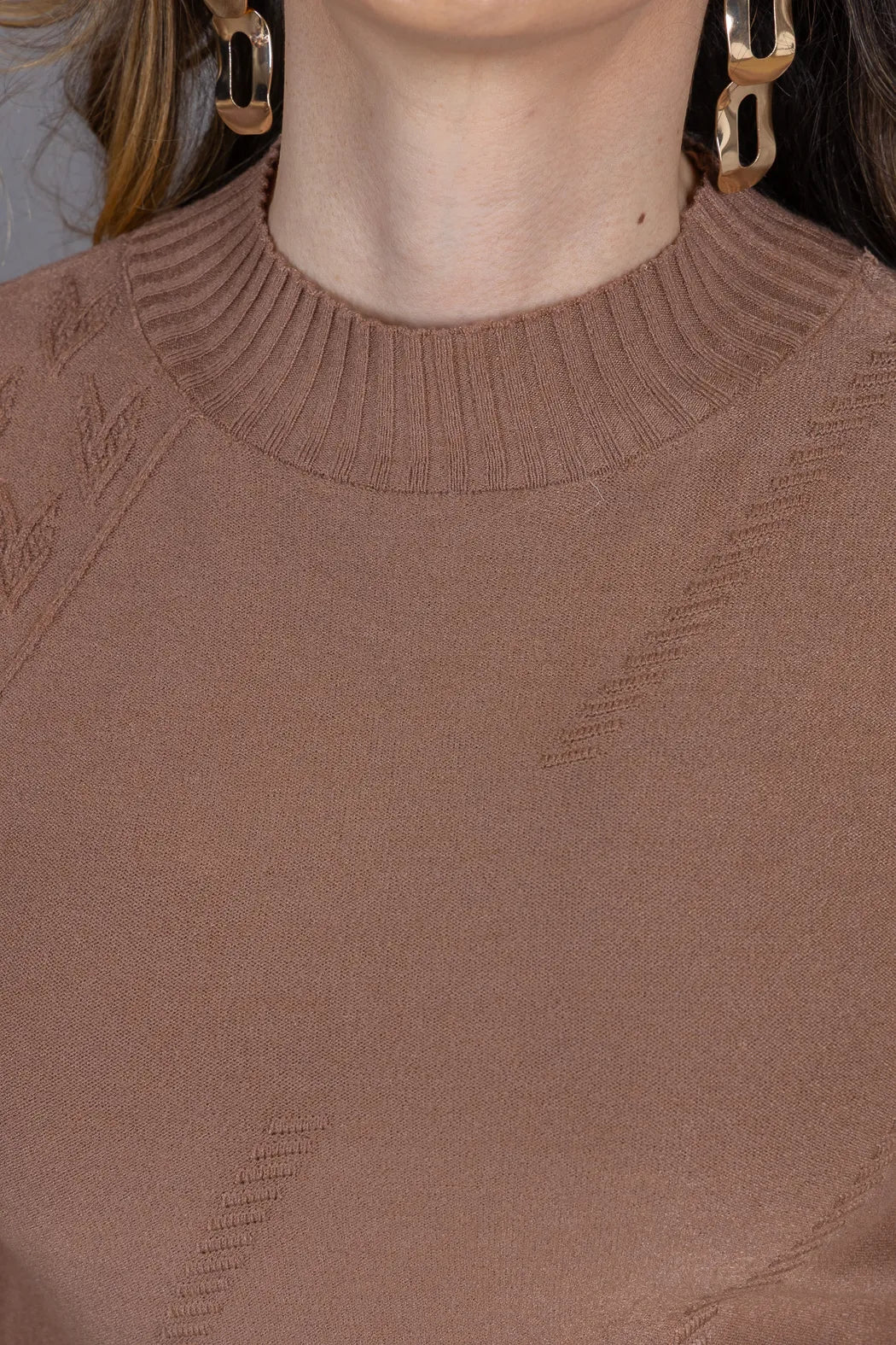 Tricot Manga Longa Meia Gola em Modal Gabriela Marrom Claro