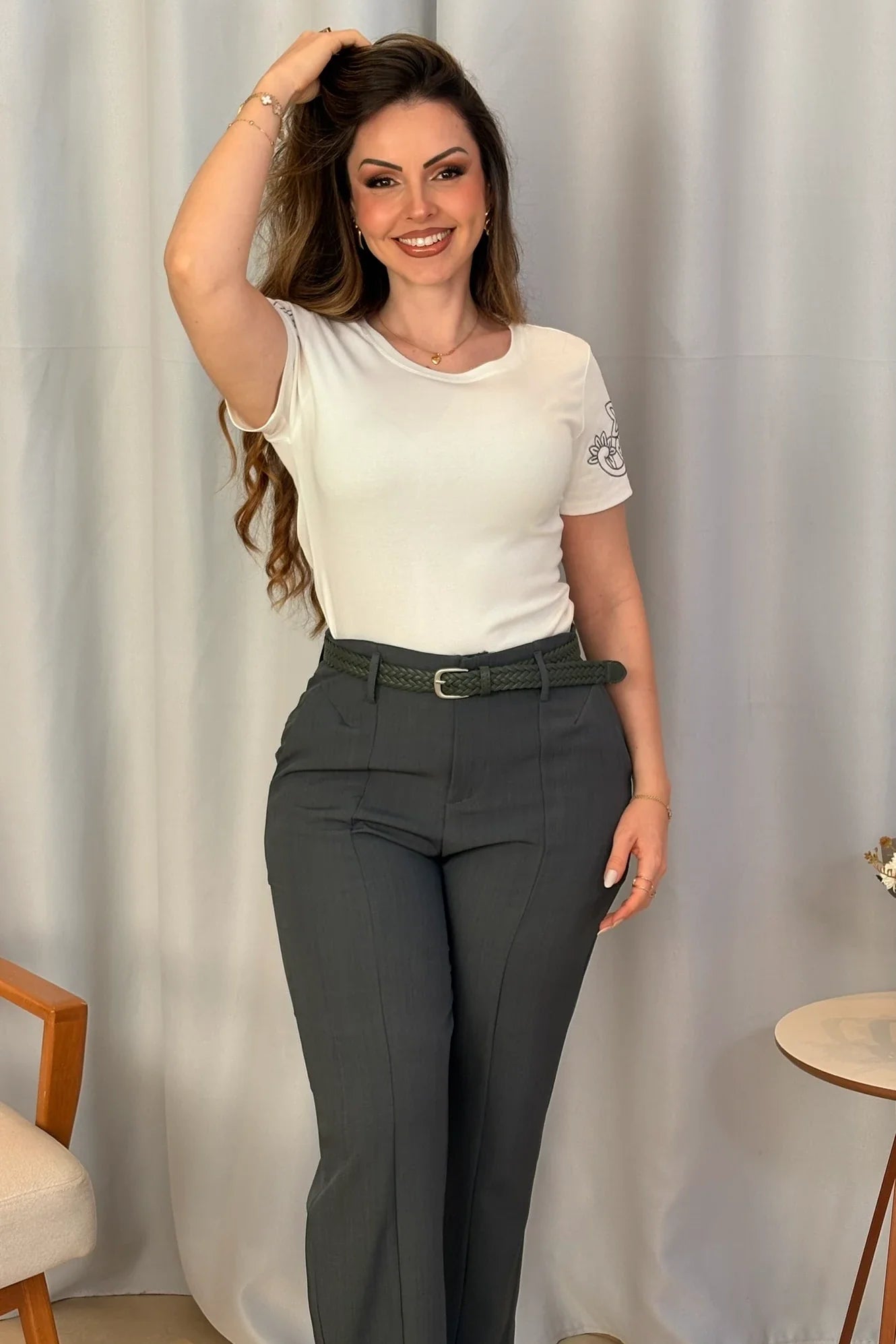 Conjunto: Blusa Cotton Lycra Milena Off White + Calça Reta Bianca Grafite