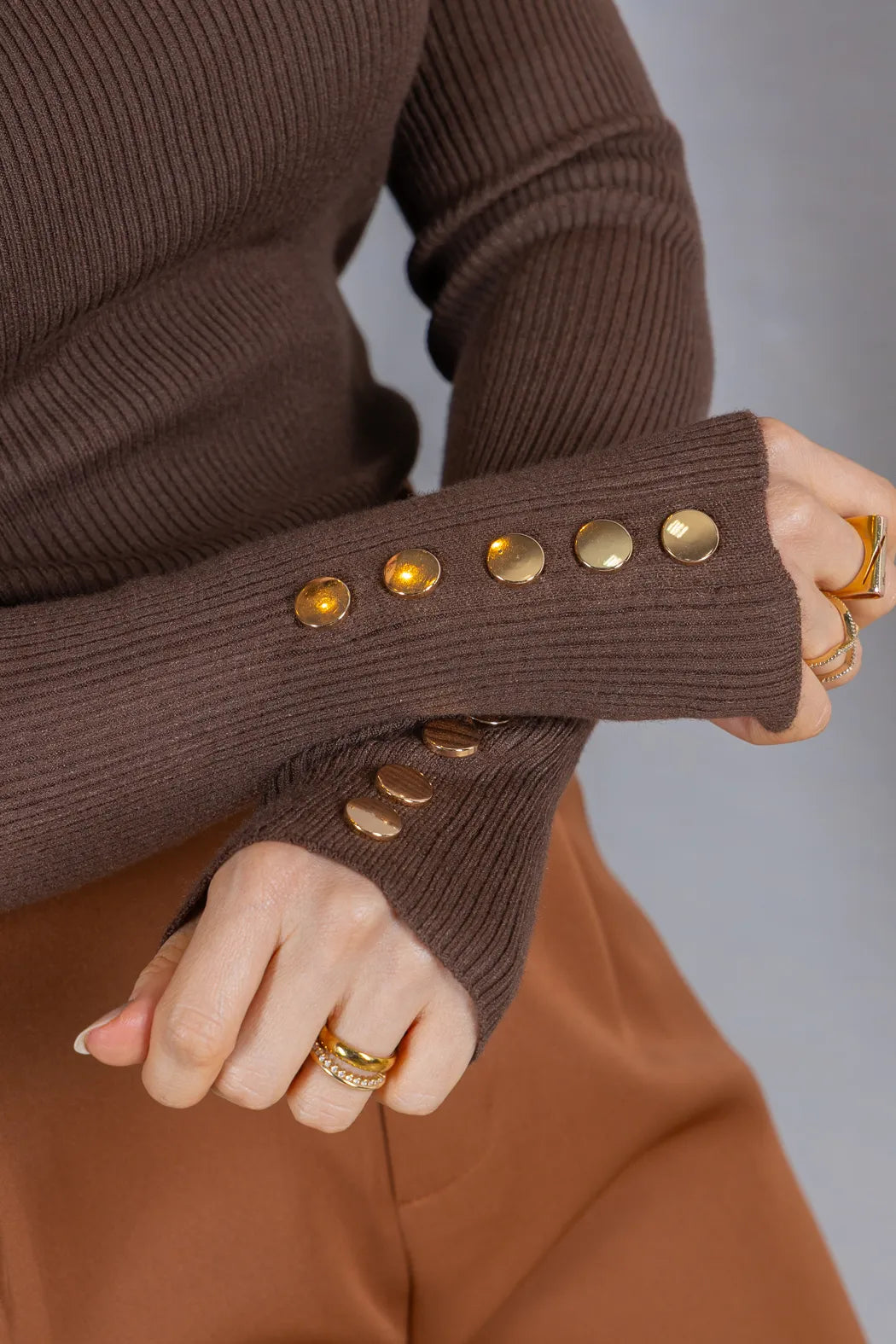 Tricot Manga Longa Meia Gola em Modal Canelado Isadora Marrom