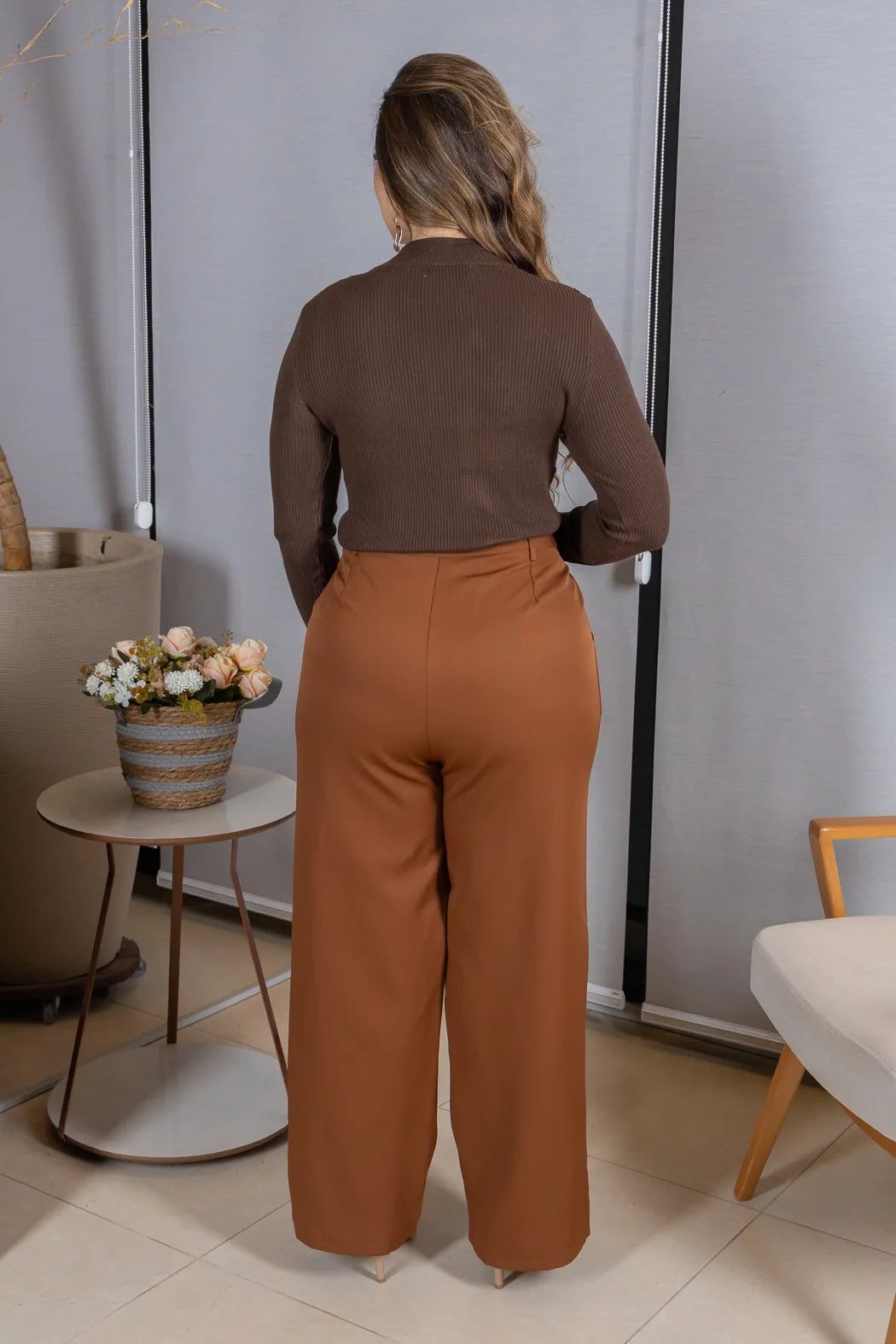 Tricot Manga Longa Meia Gola em Modal Canelado Isadora Marrom