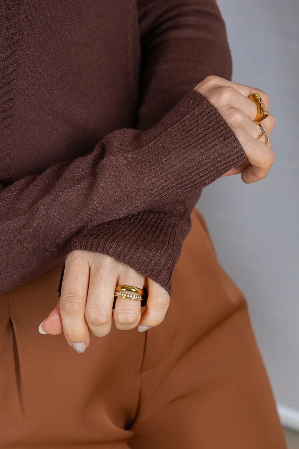 Tricot Manga Longa Meia Gola em Modal Gabriela Marrom Escuro