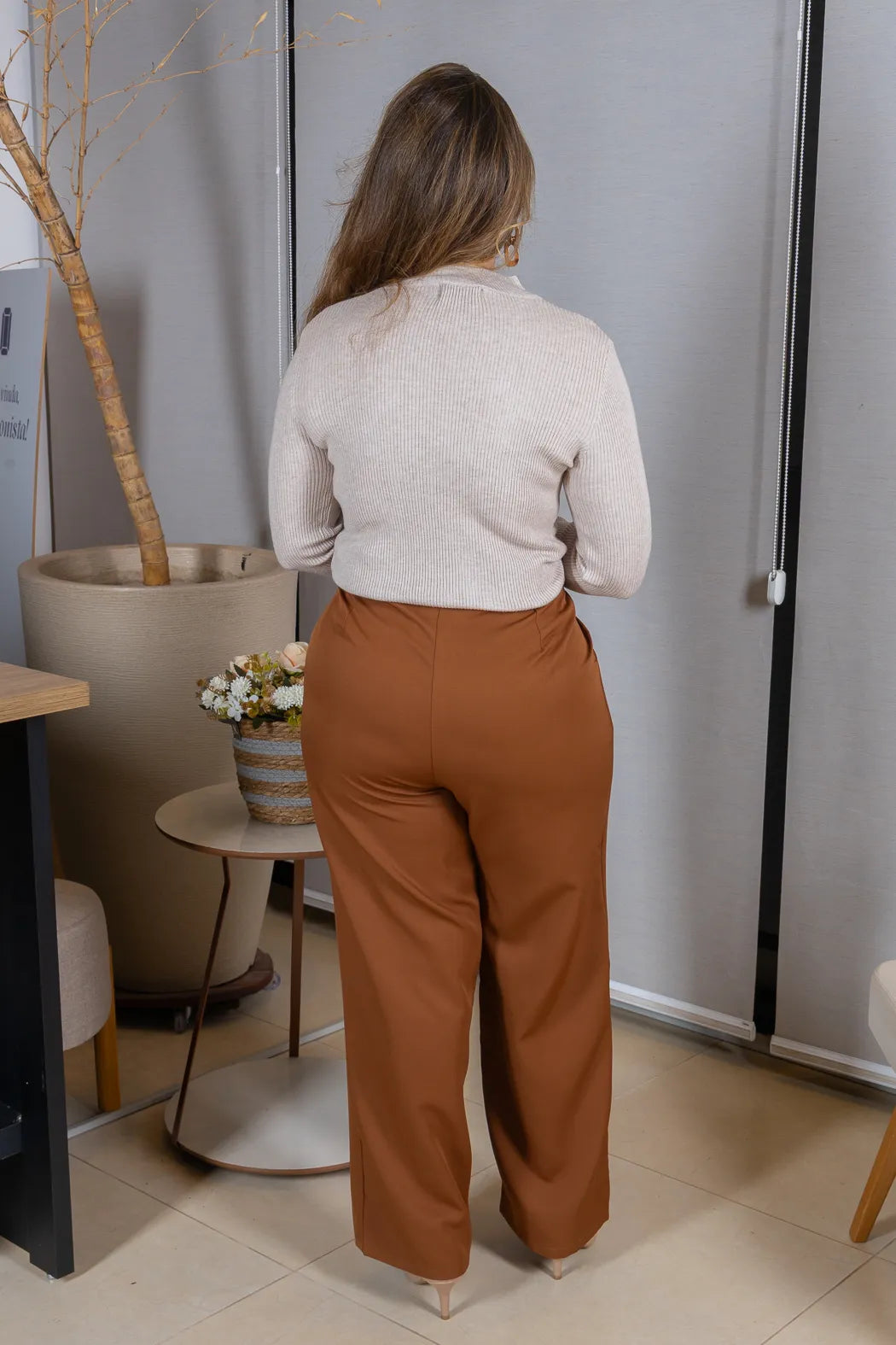 Tricot Manga Longa Meia Gola em Modal Canelado Isadora Caqui