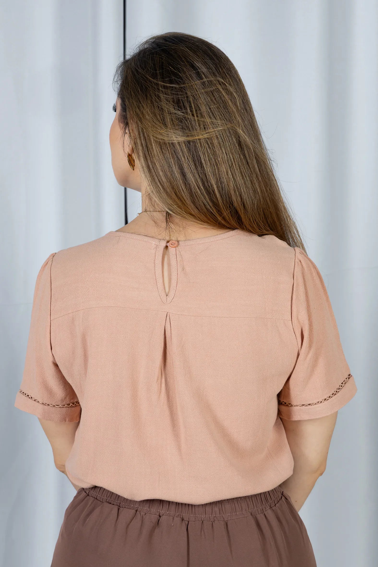 Blusa Manga Curta em Visco-Linho com Entremeio Bordado Viviane Rosê