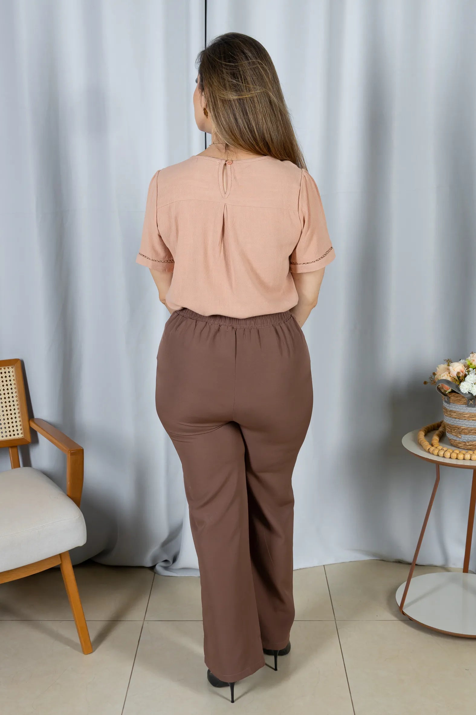 Blusa Manga Curta em Visco-Linho com Entremeio Bordado Viviane Rosê