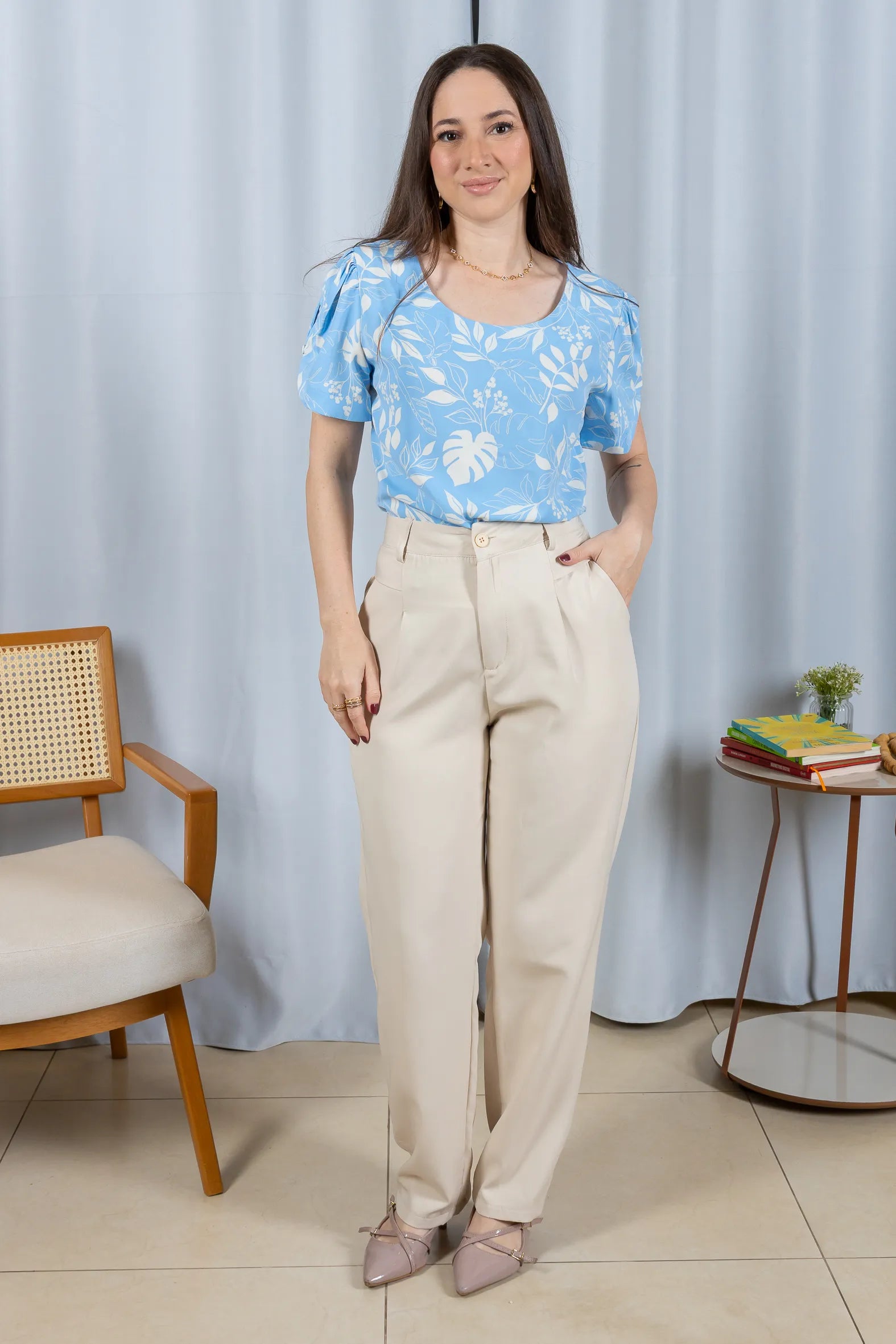 Blusa Manga Curta Detalhe Botão Crepe Classic Samara Estampada Azul