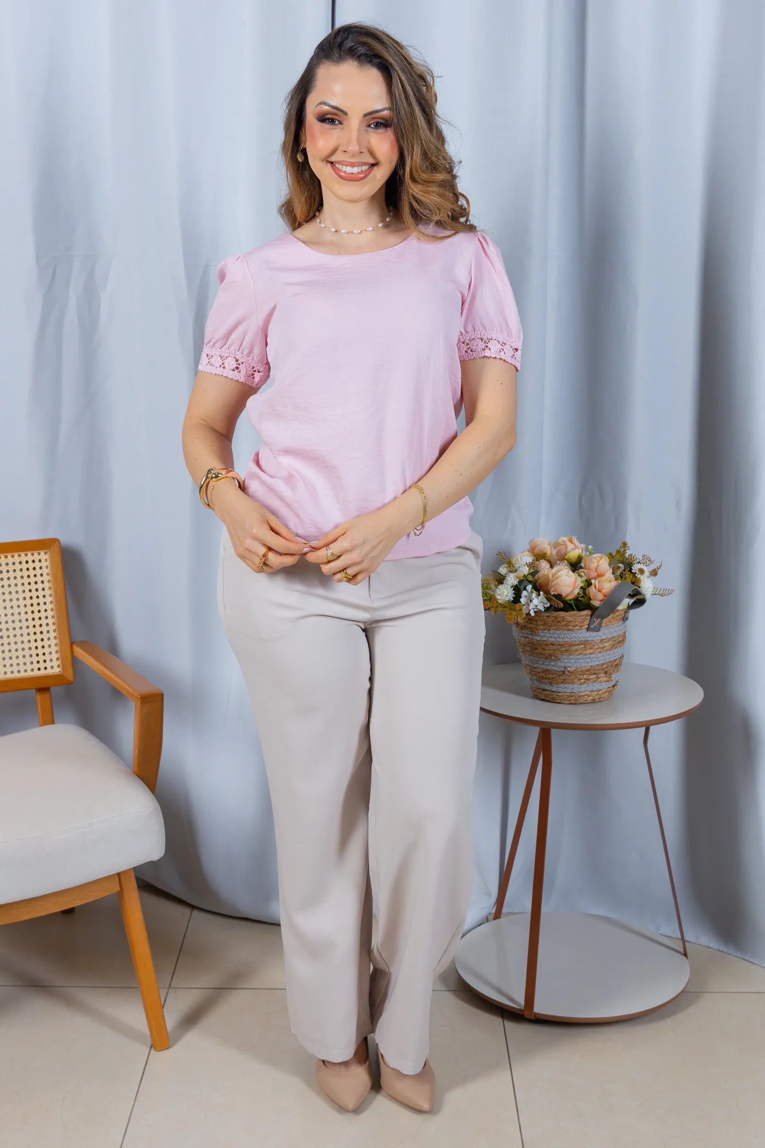 Blusa Manga Curta em Cotton Mix com Detalhe em Crochê Paula Rosa
