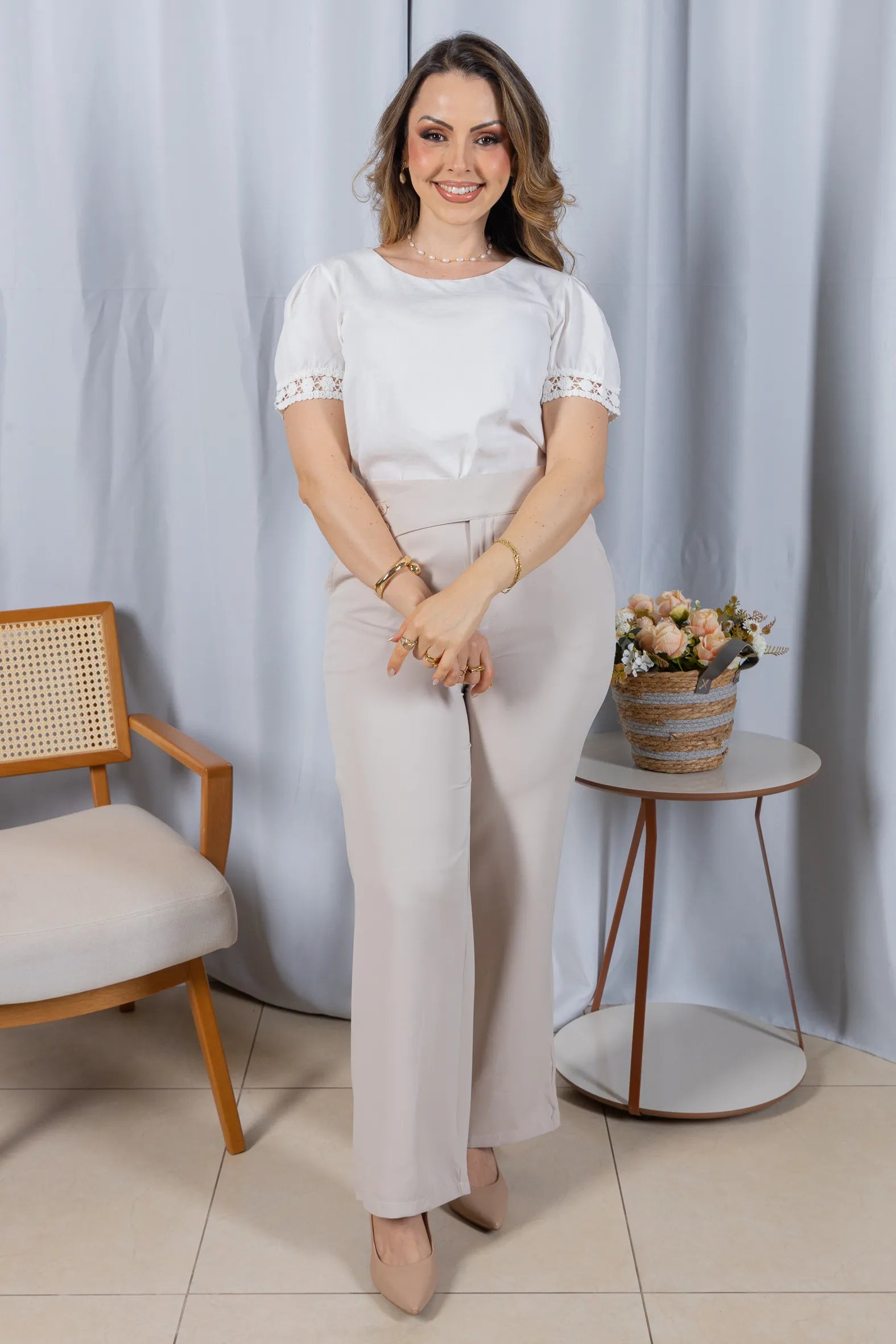 Blusa Manga Curta em Cotton Mix com Detalhe em Crochê Paula Branca
