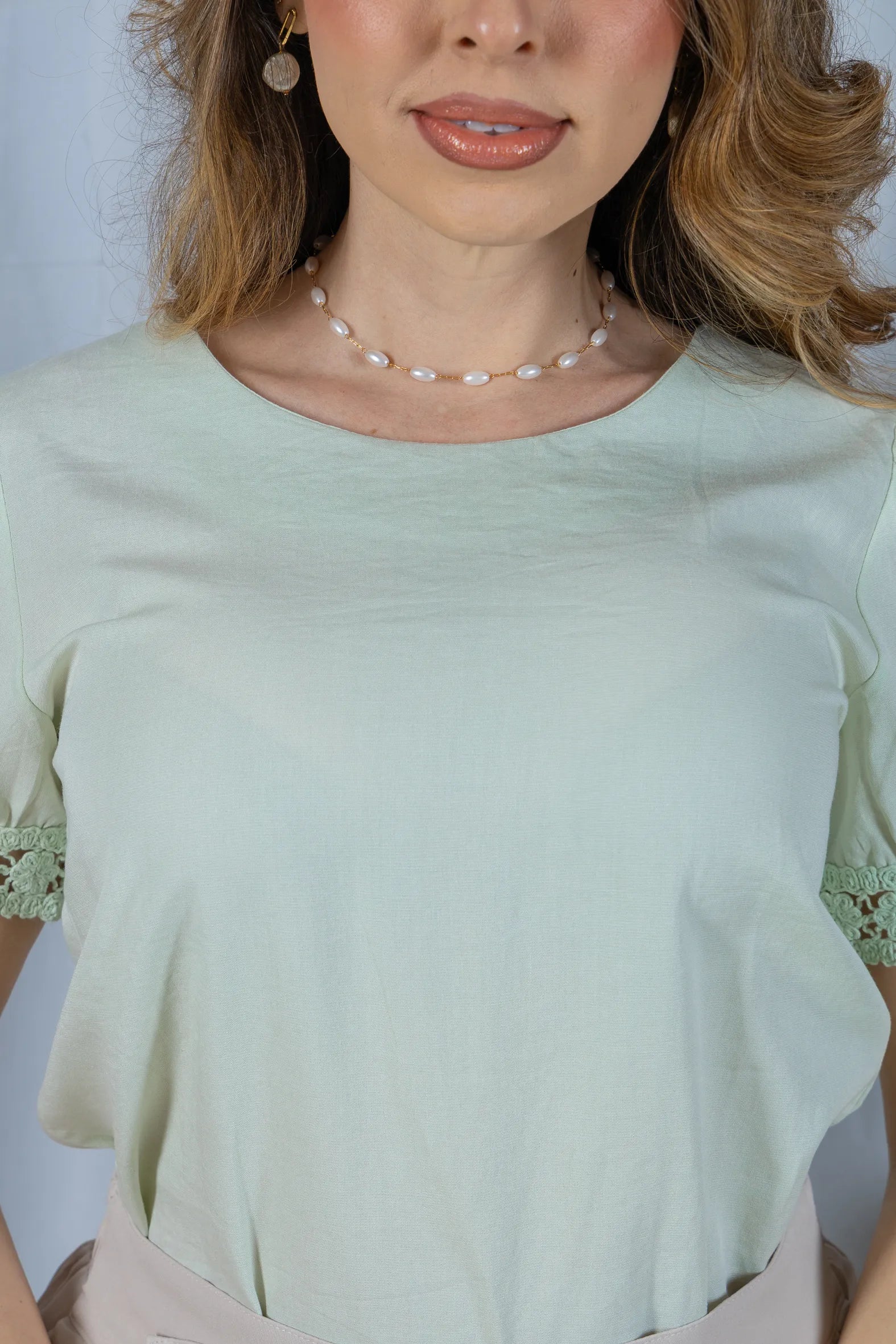 Blusa Manga Curta em Cotton Mix com Detalhe em Crochê Paula Verde