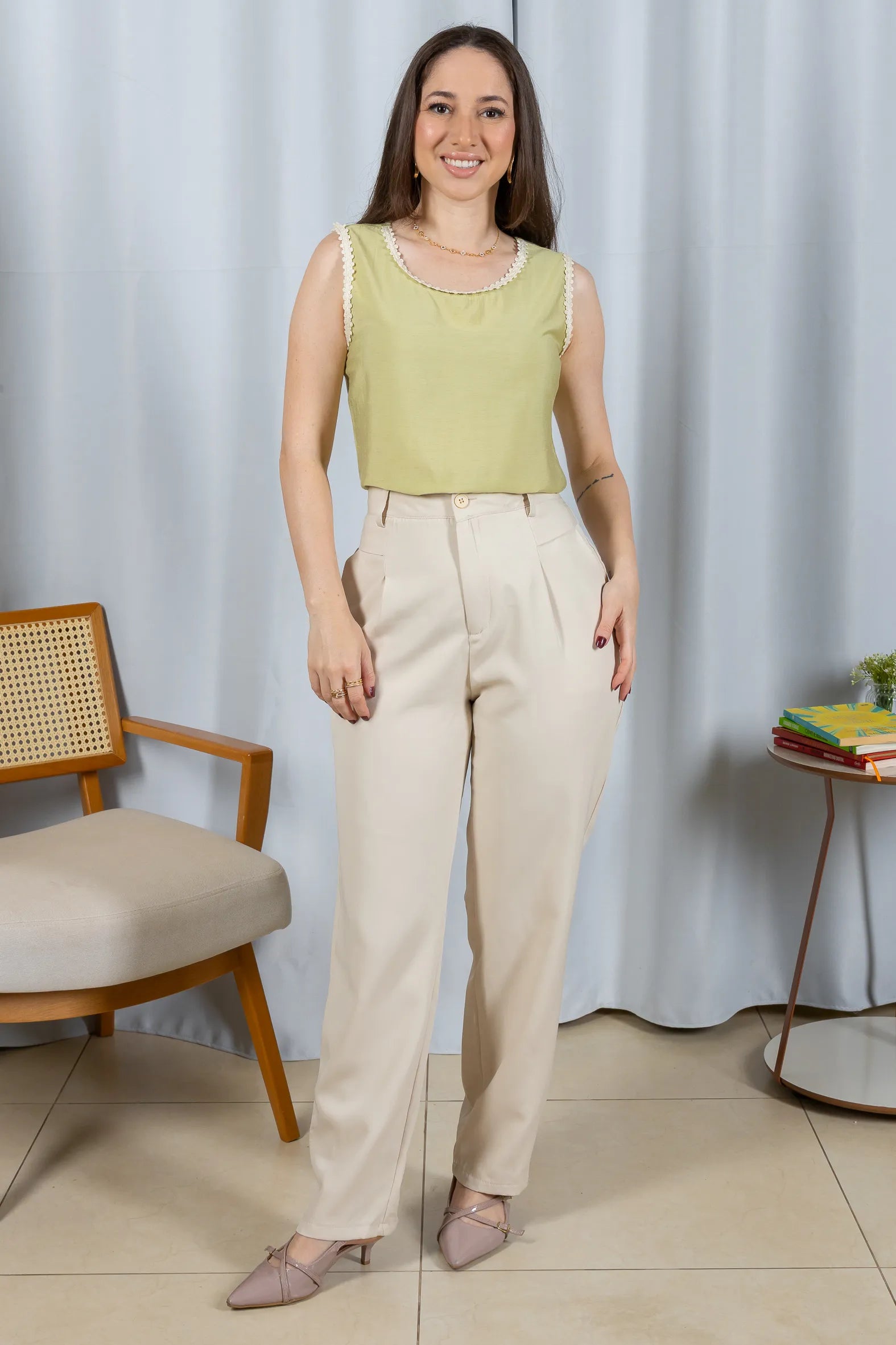 Regata Detalhe Acabamento Bordado Visco Brise Selma Verde