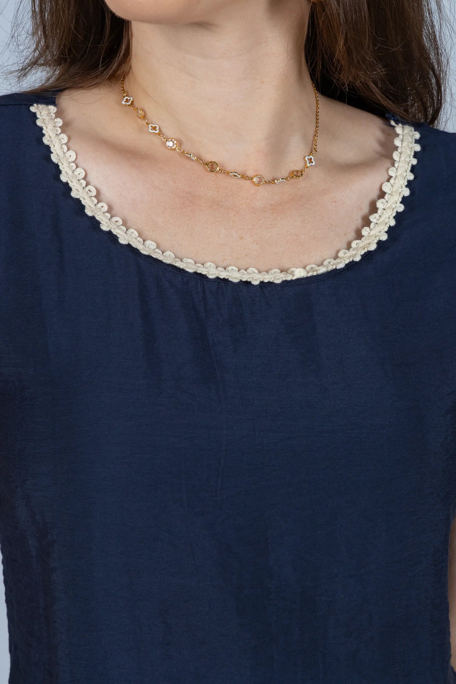 Regata Detalhe Acabamento Bordado Visco Brise Selma Azul Marinho