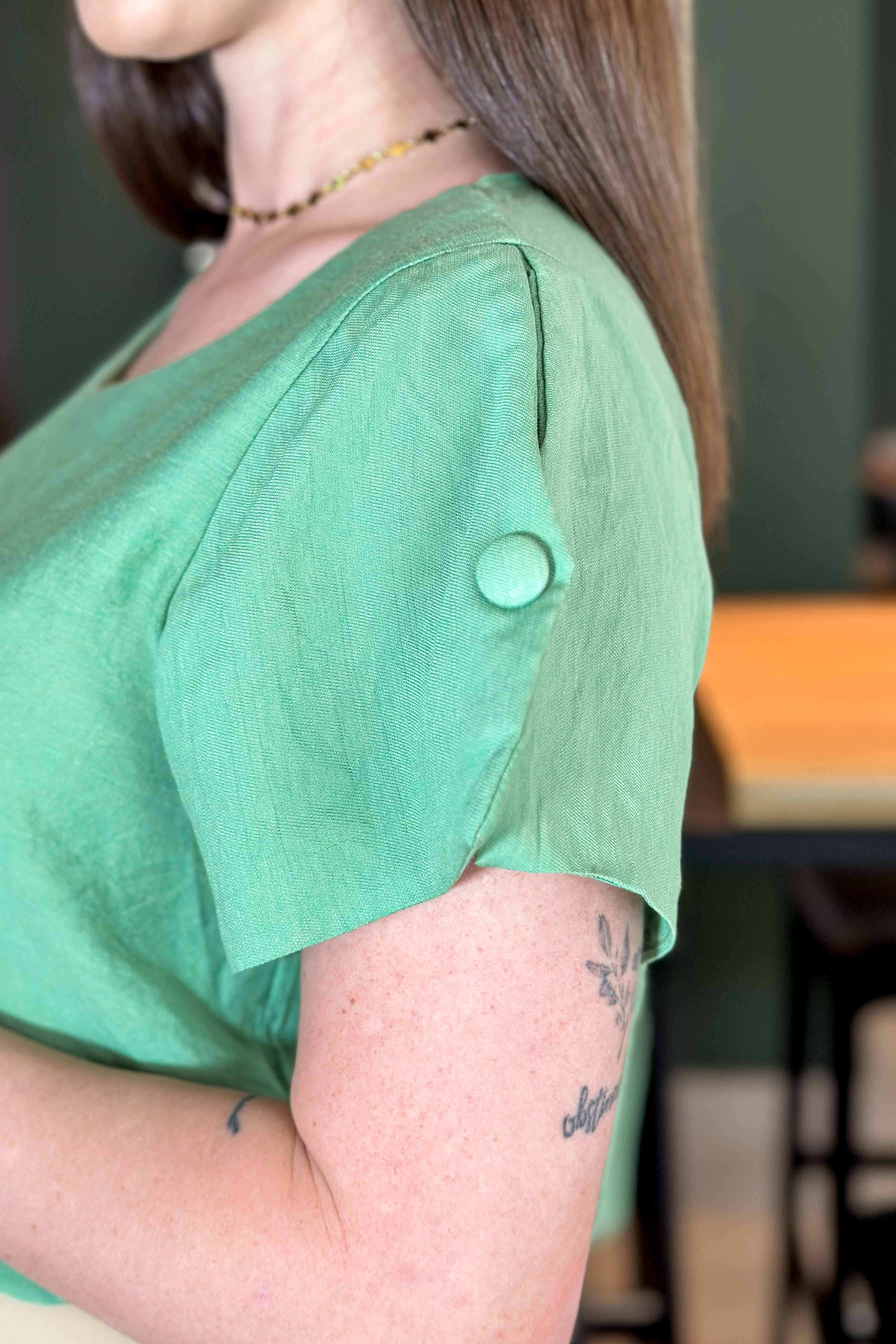 Blusa Manga Curta Detalhe Botão Laís Verde