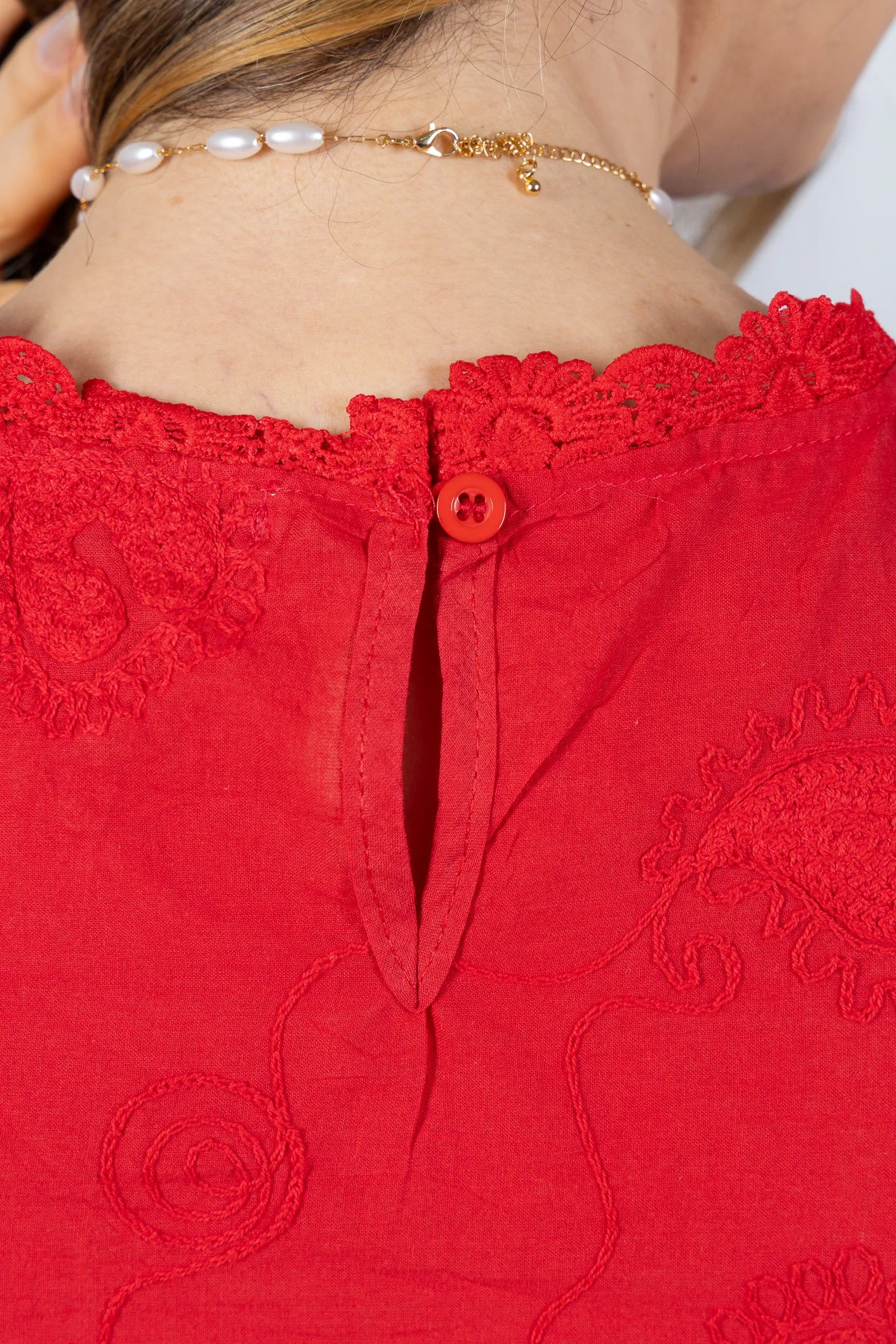 Blusa em Laise Mirela Vermelha — Feminina, fresca e elegante sem exagero