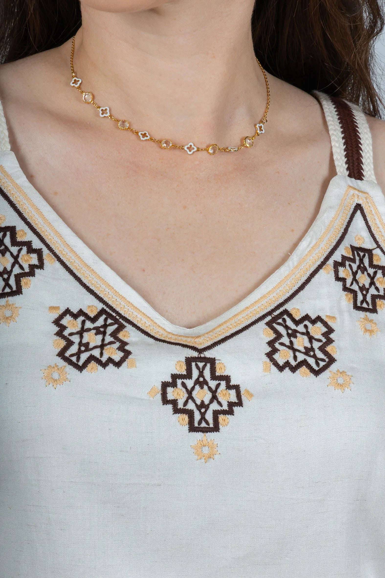 Regata Detalhe Bordado Decote Busto Visco Linho Luciana Branca