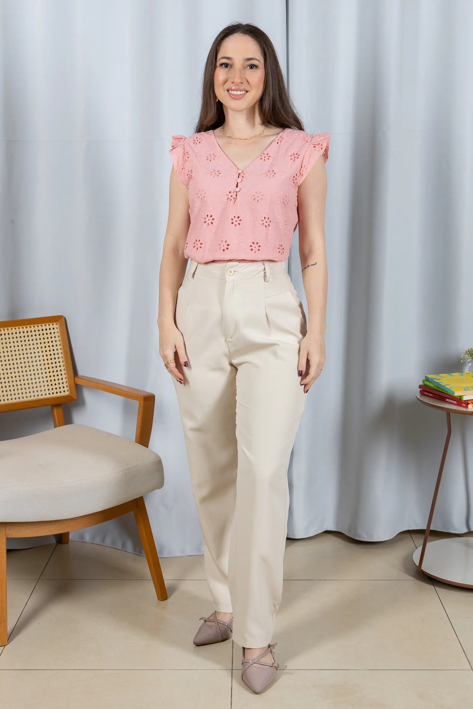 Regata Babados Detalhe Botão Em Cotton Laise Estela Rosa