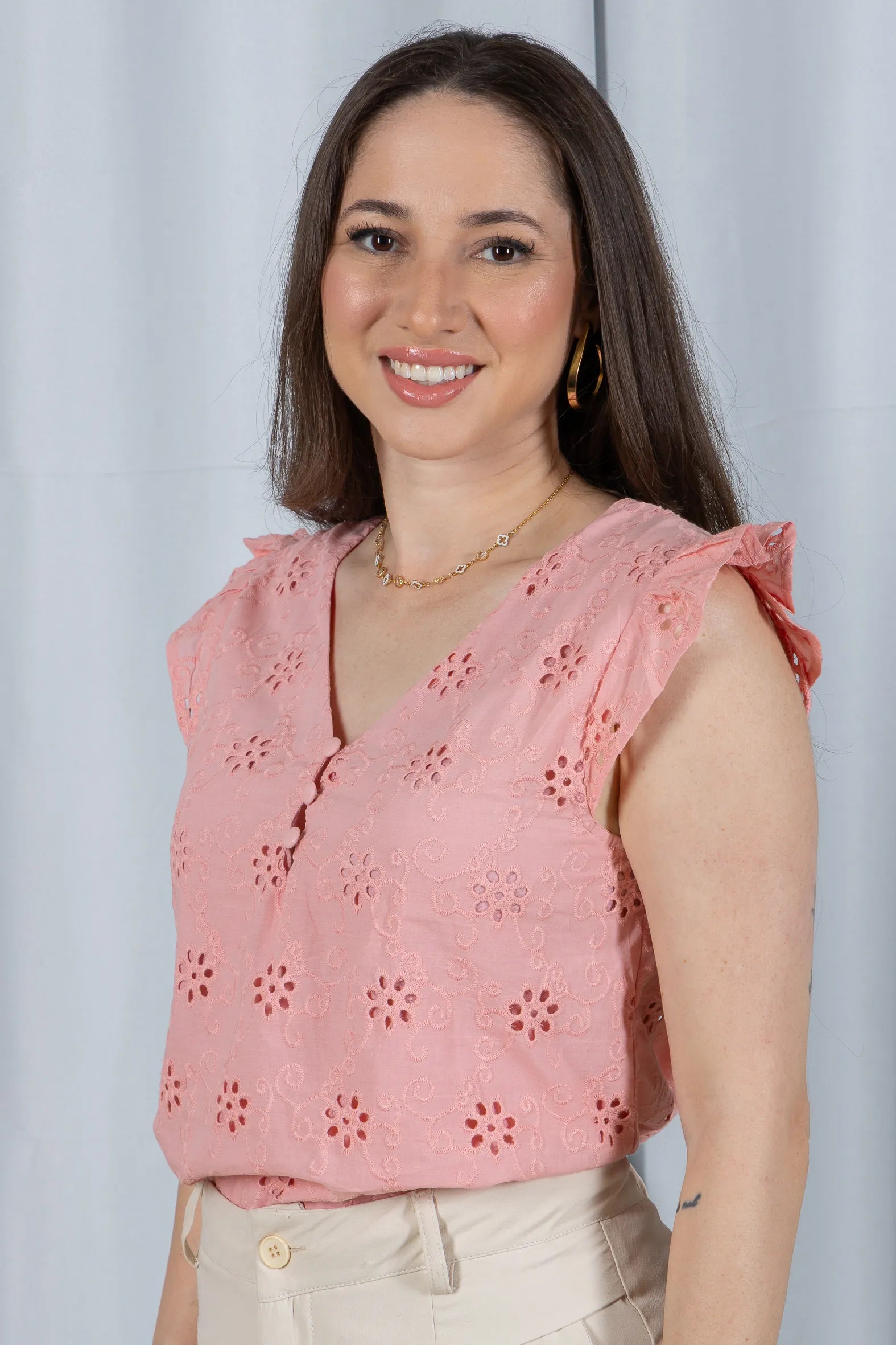 Regata Babados Detalhe Botão Em Cotton Laise Estela Rosa