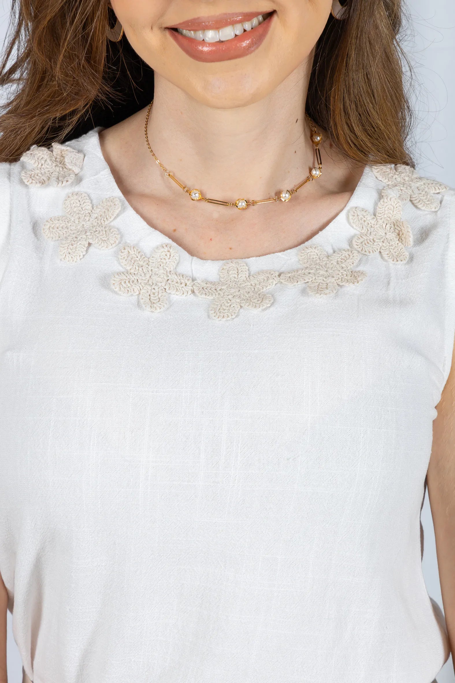 Regata Detalhe Flores Colo Visco Linho Giovana Branca