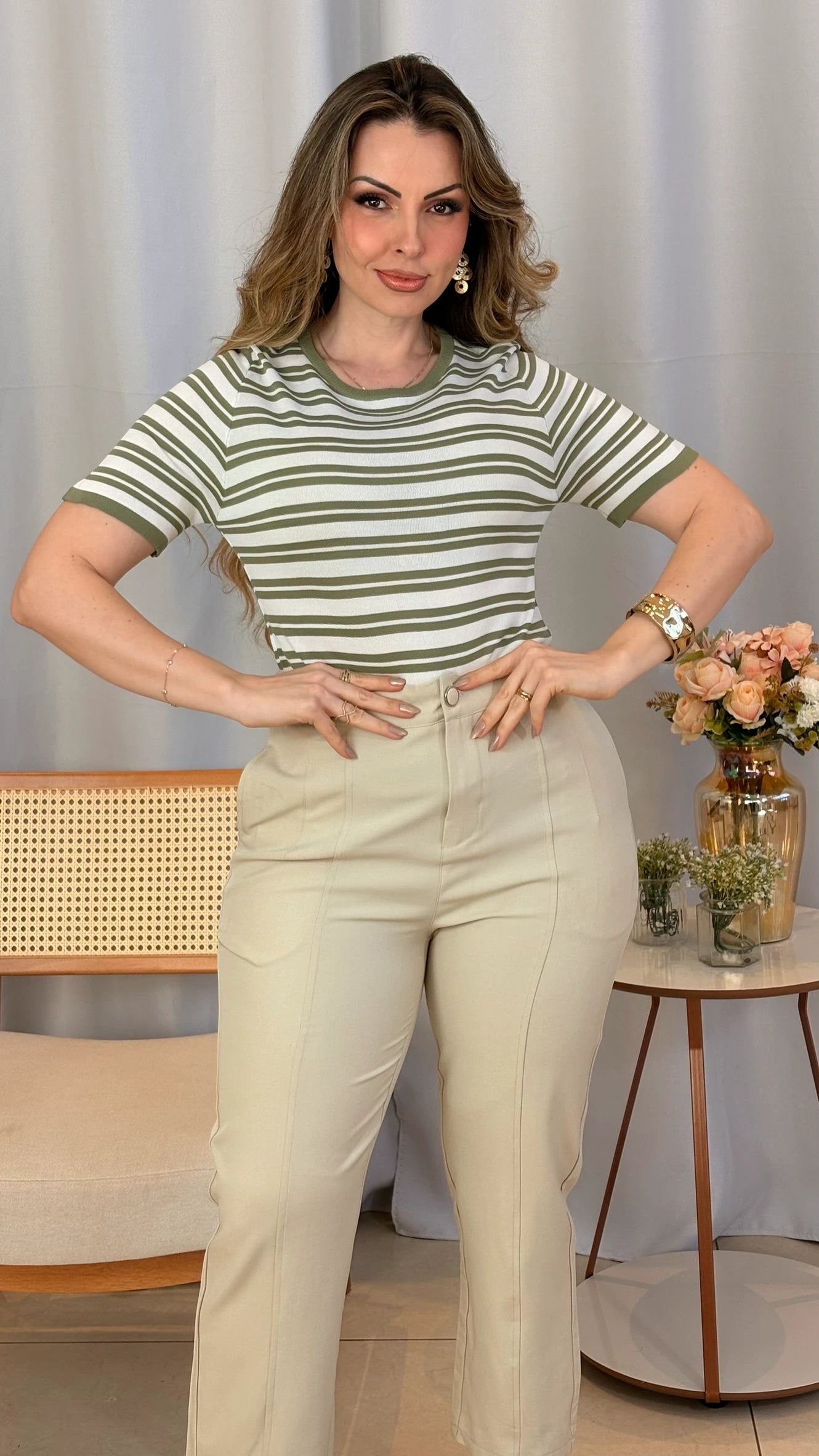 Conjunto: Blusa Iris Verde + Calça Alice Creme