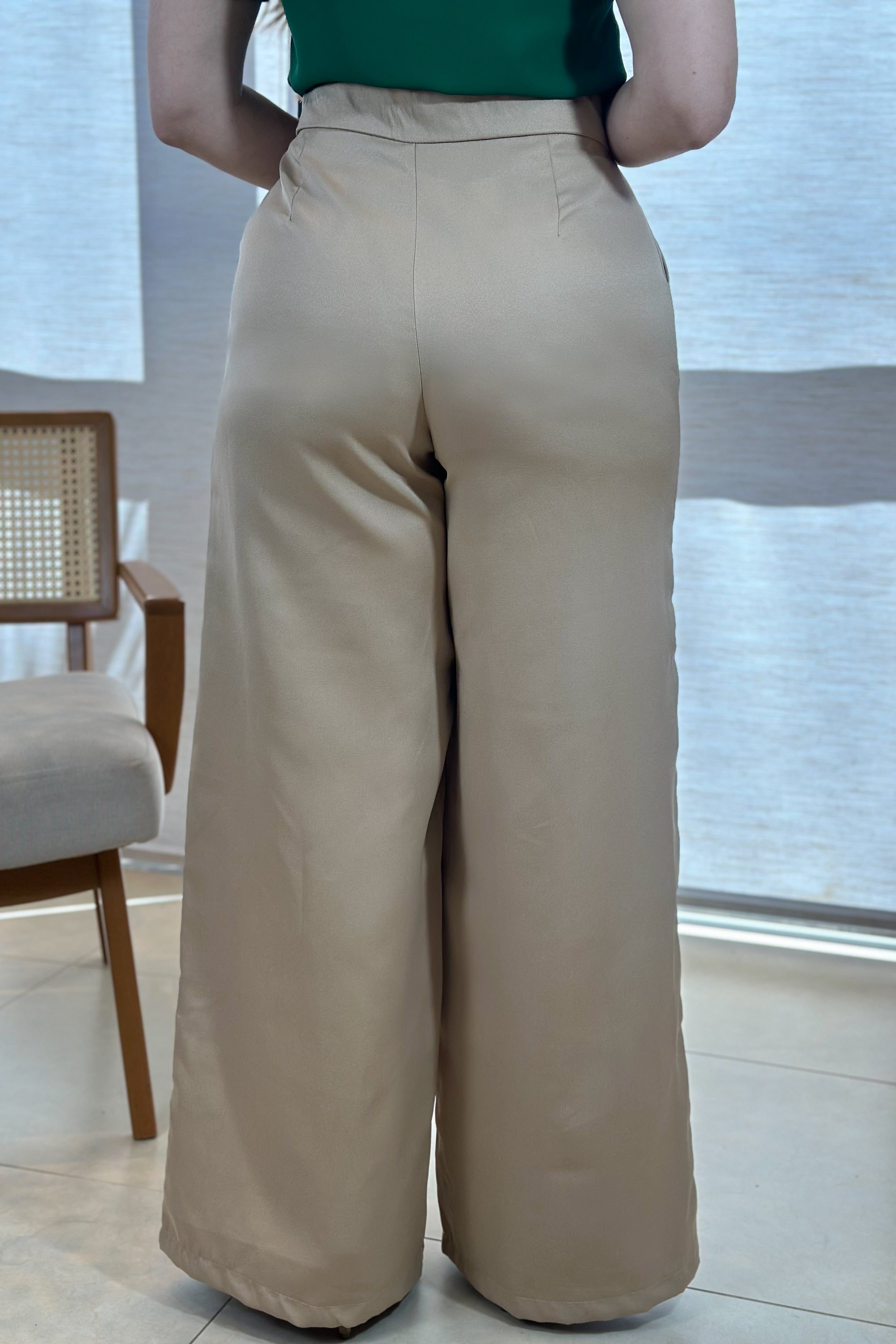 Calça Pantalona Alfaiataria Mariane Bege