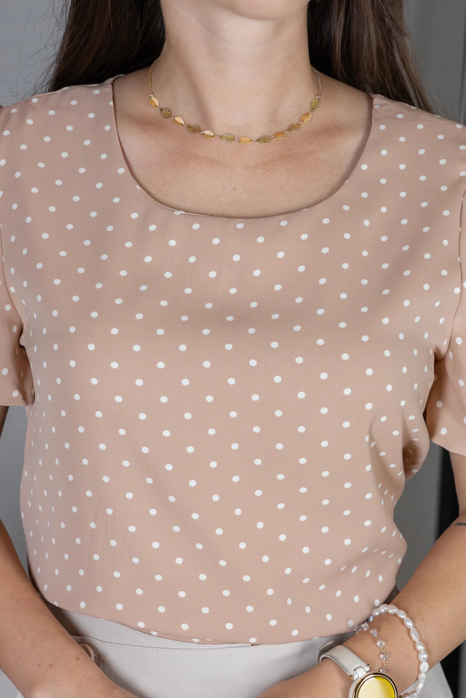 Blusa Manga Curta em Crepe Classic com Estampa Poá Ester Rosê