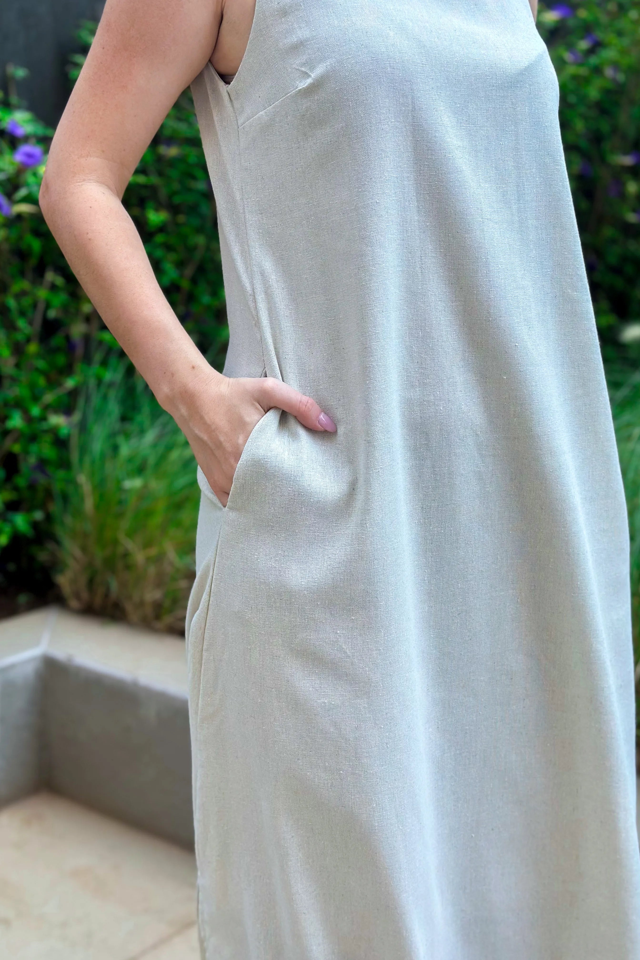 Vestido Midi Detalhe Bolso Elisa Bege