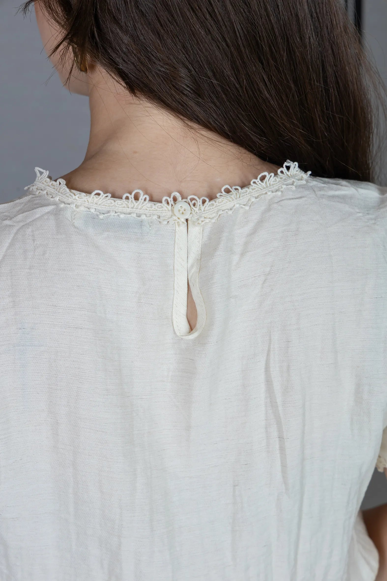 Blusa Manga Curta em Visco Eco Blend com Detalhes Bordados Leila Creme