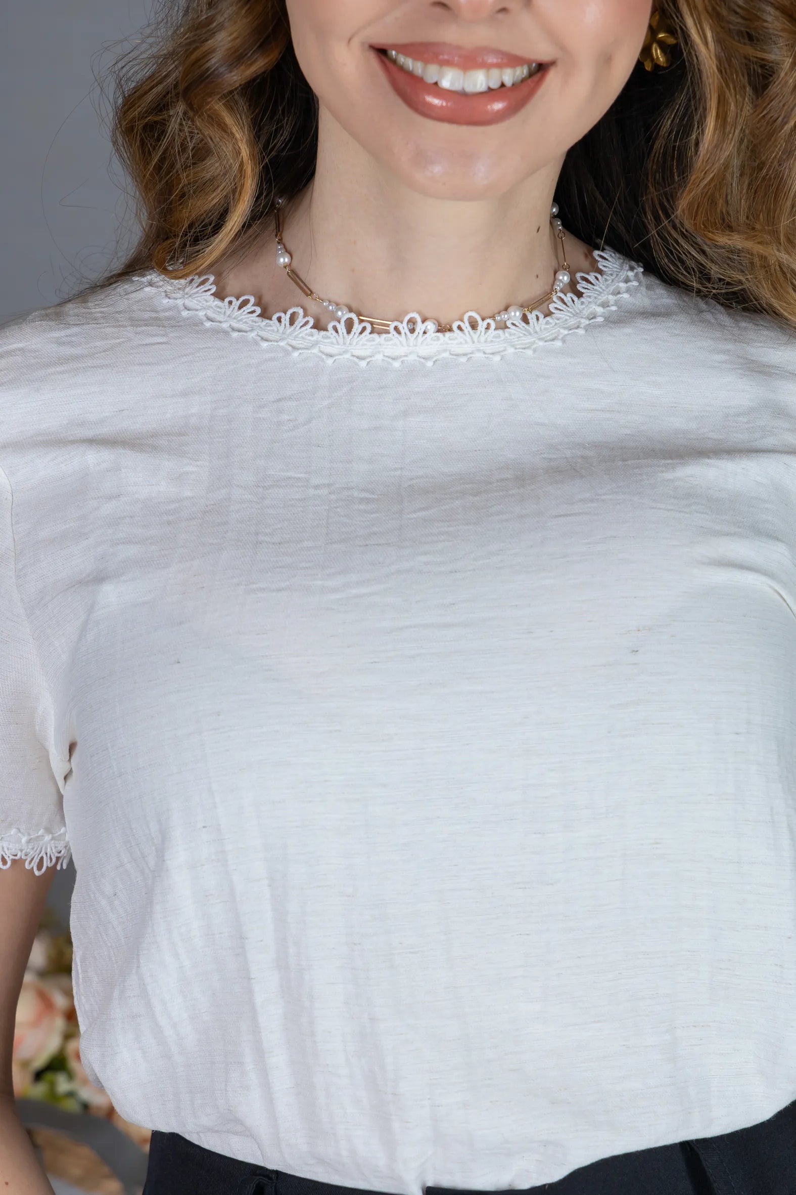 Blusa Manga Curta em Visco Eco Blend com Detalhes Bordados Leila Off White