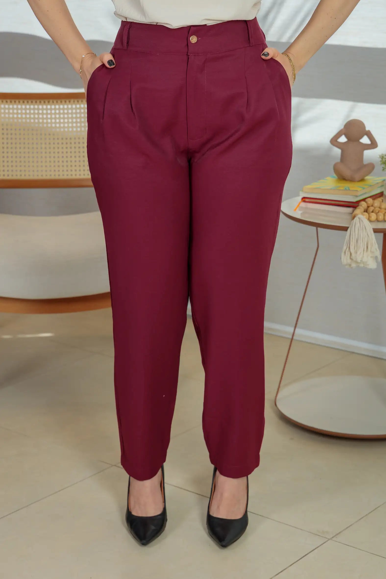 Calça Corte Reto Alfaiataria Serena Laísa Marsala