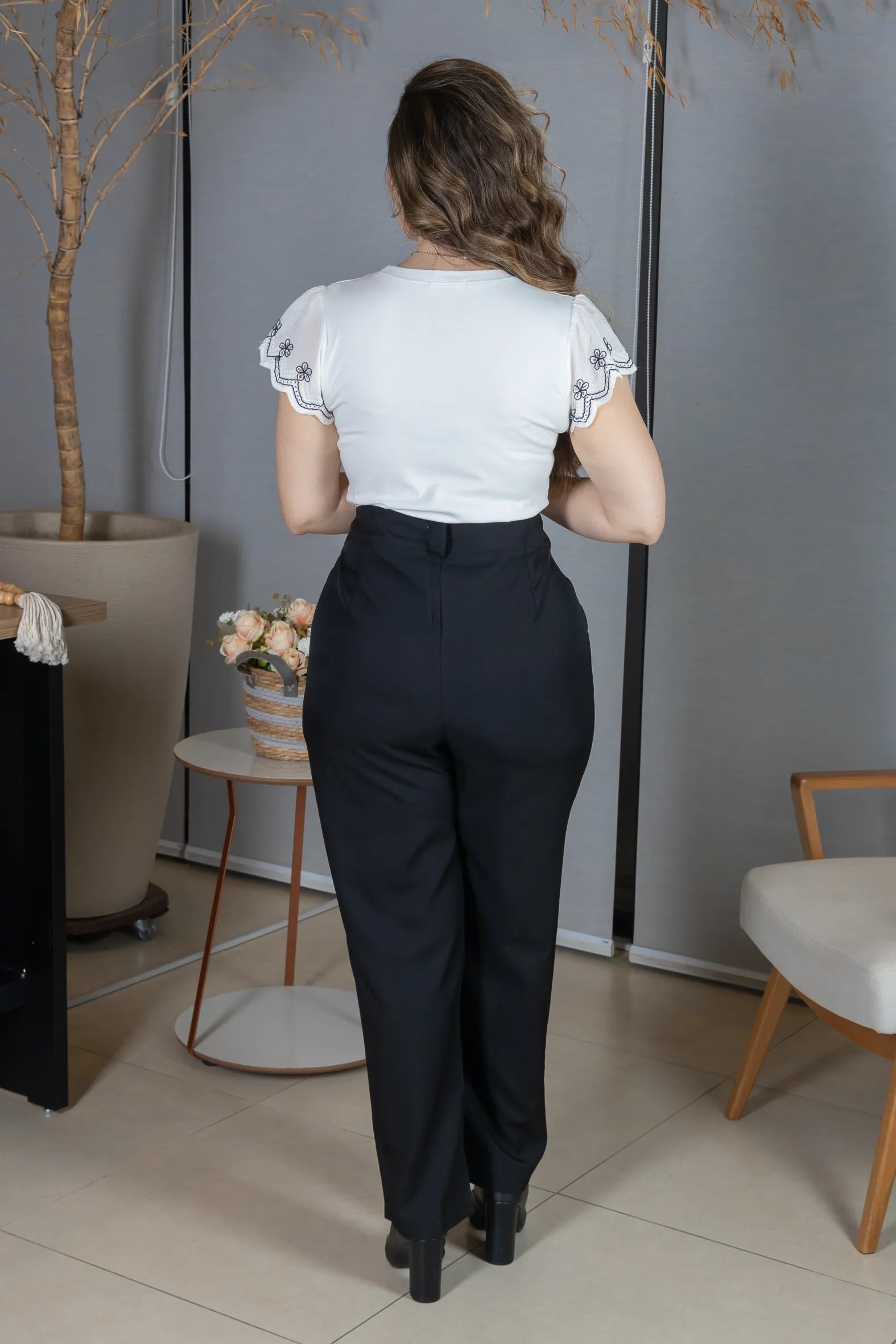 Blusa Manga Curta em Cotton Lycra com Detalhe Rendado Elise Branca