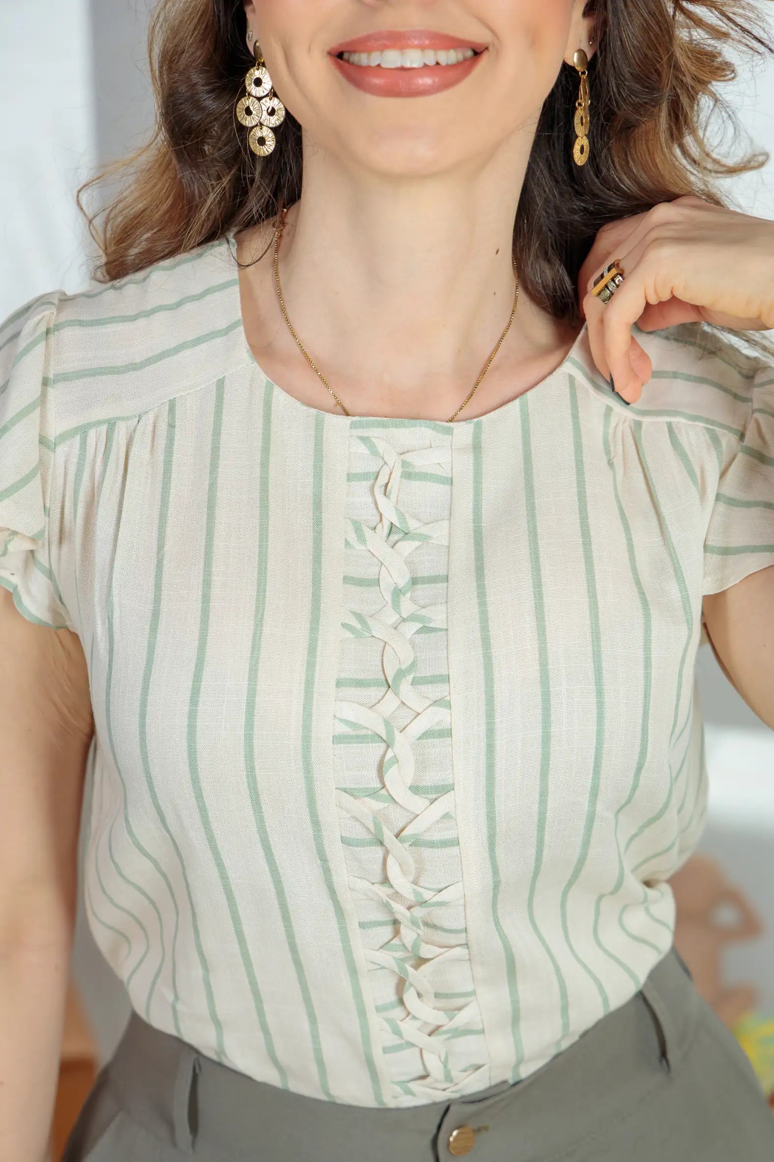 Blusa Babados Manga Detalhe Trançado Em Visco-linho Jenifer Verde