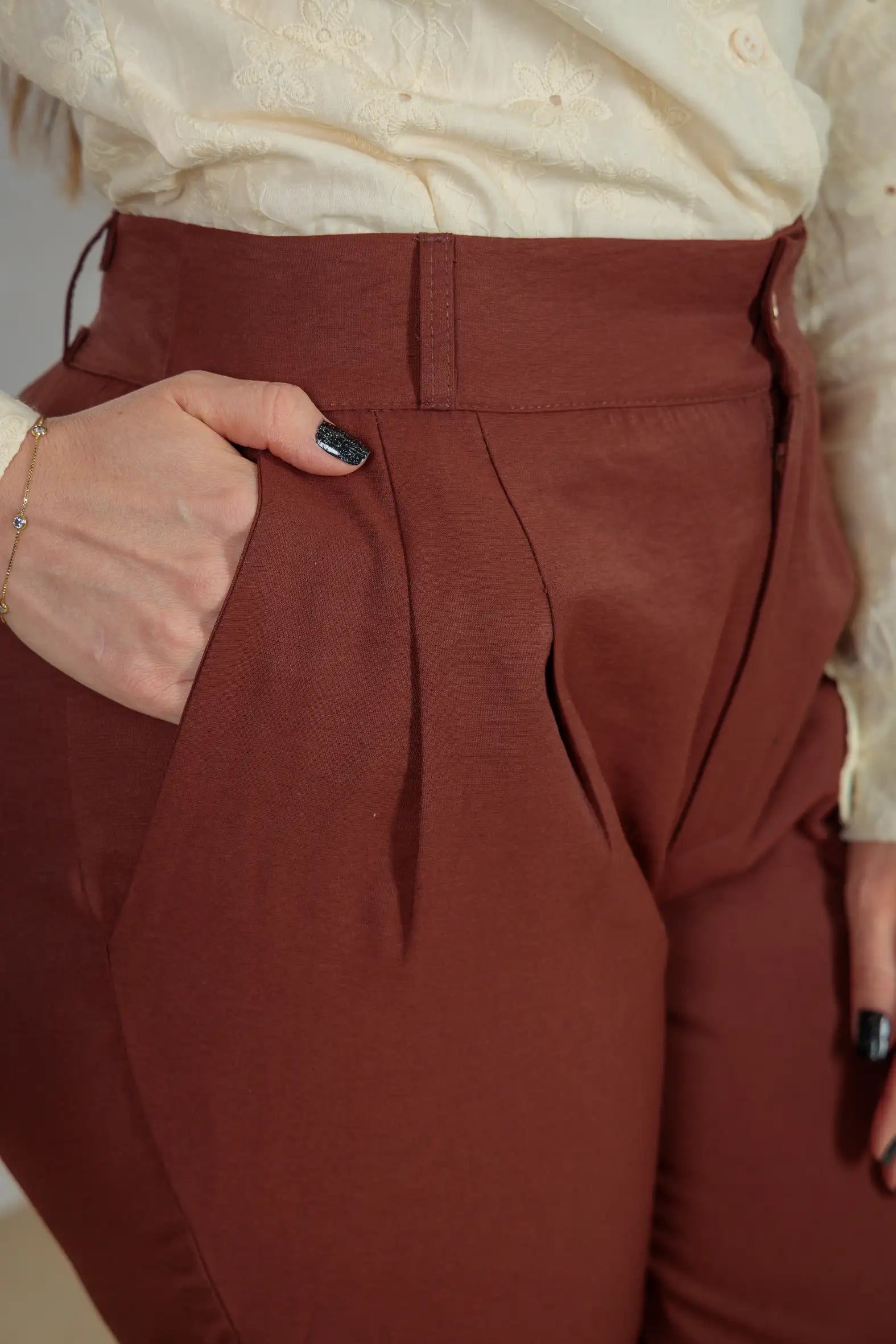 Calça Corte Reto Alfaiataria Serena Laísa Marrom