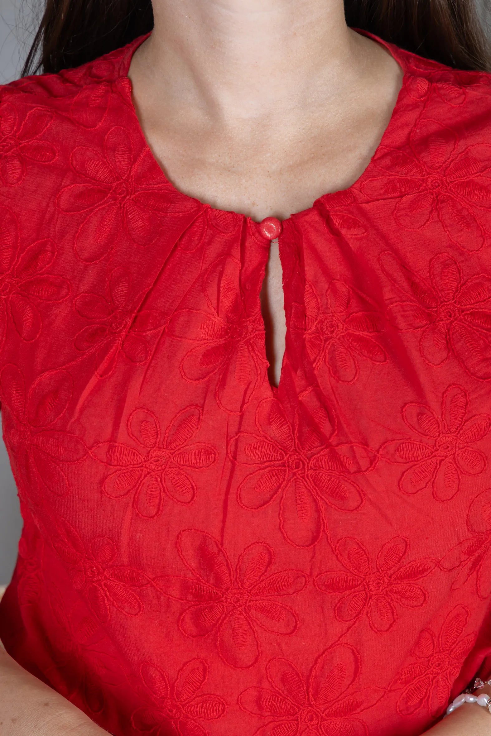 Blusa Manga Curta em Laise com Detalhe em Renda Manuela Vermelha