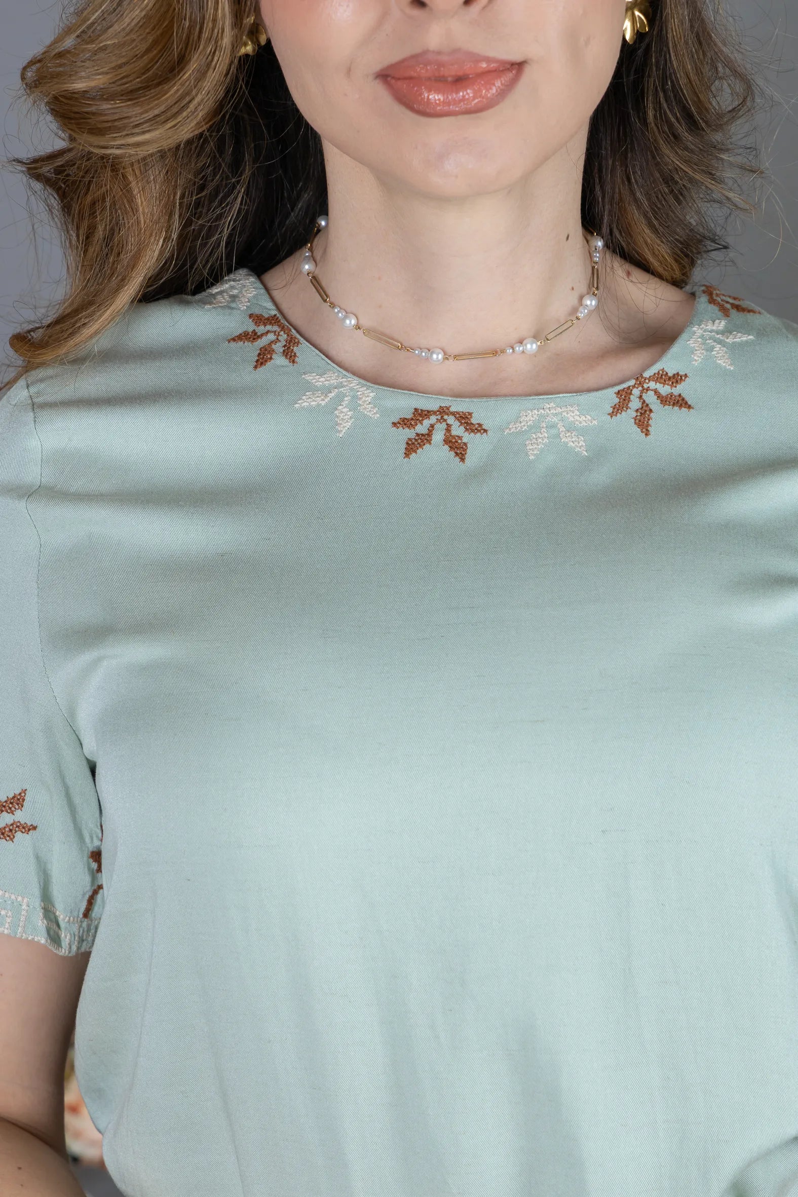 Blusa Manga Curta em Visco Mix com Detalhes Bordados Catarina Verde