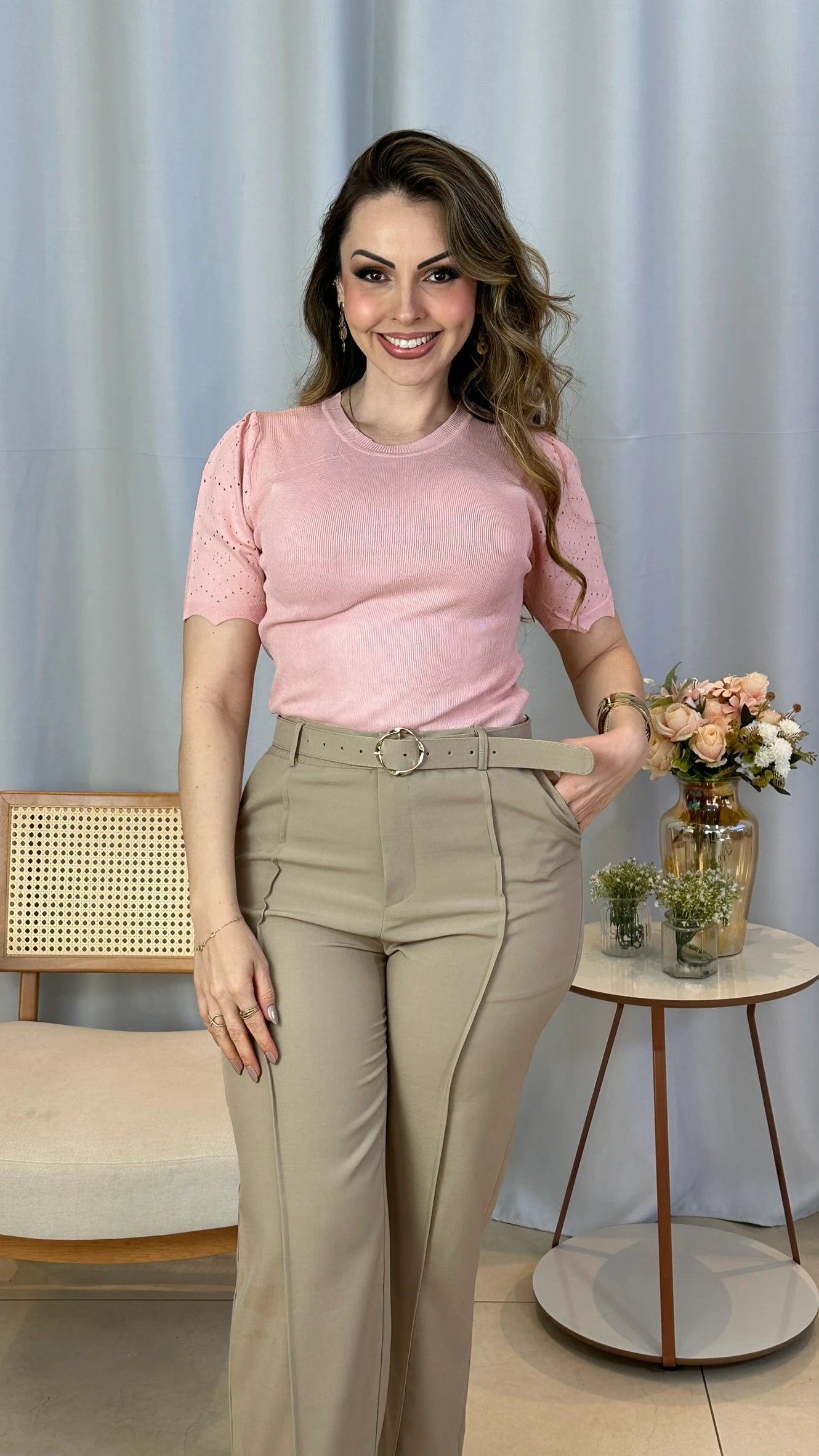 Conjunto: Blusa Vivian Rosa Claro + Calça Nora Caqui