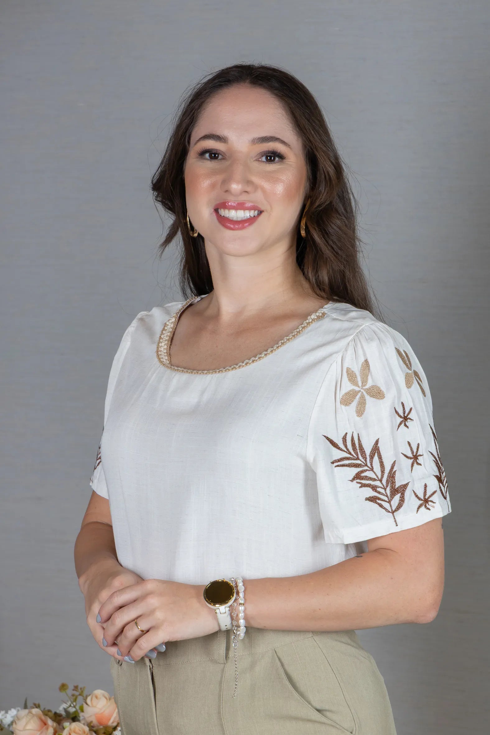 Blusa Manga Curta em Visco-Linho com Detalhes Bordados Flora Off White