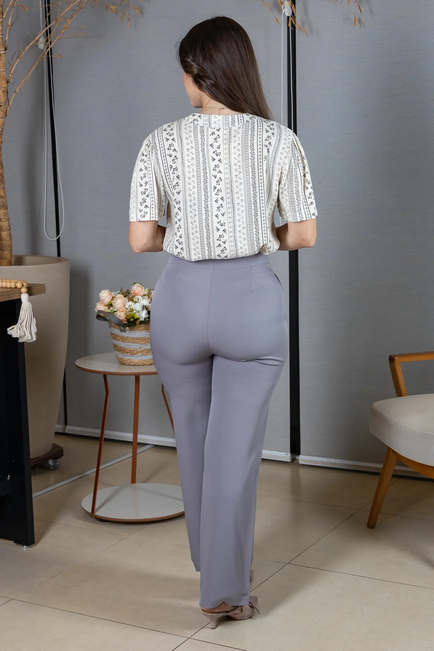 Blusa Manga Curta Decote em "V" em Visco-Linho Estampada Elisabeth Creme