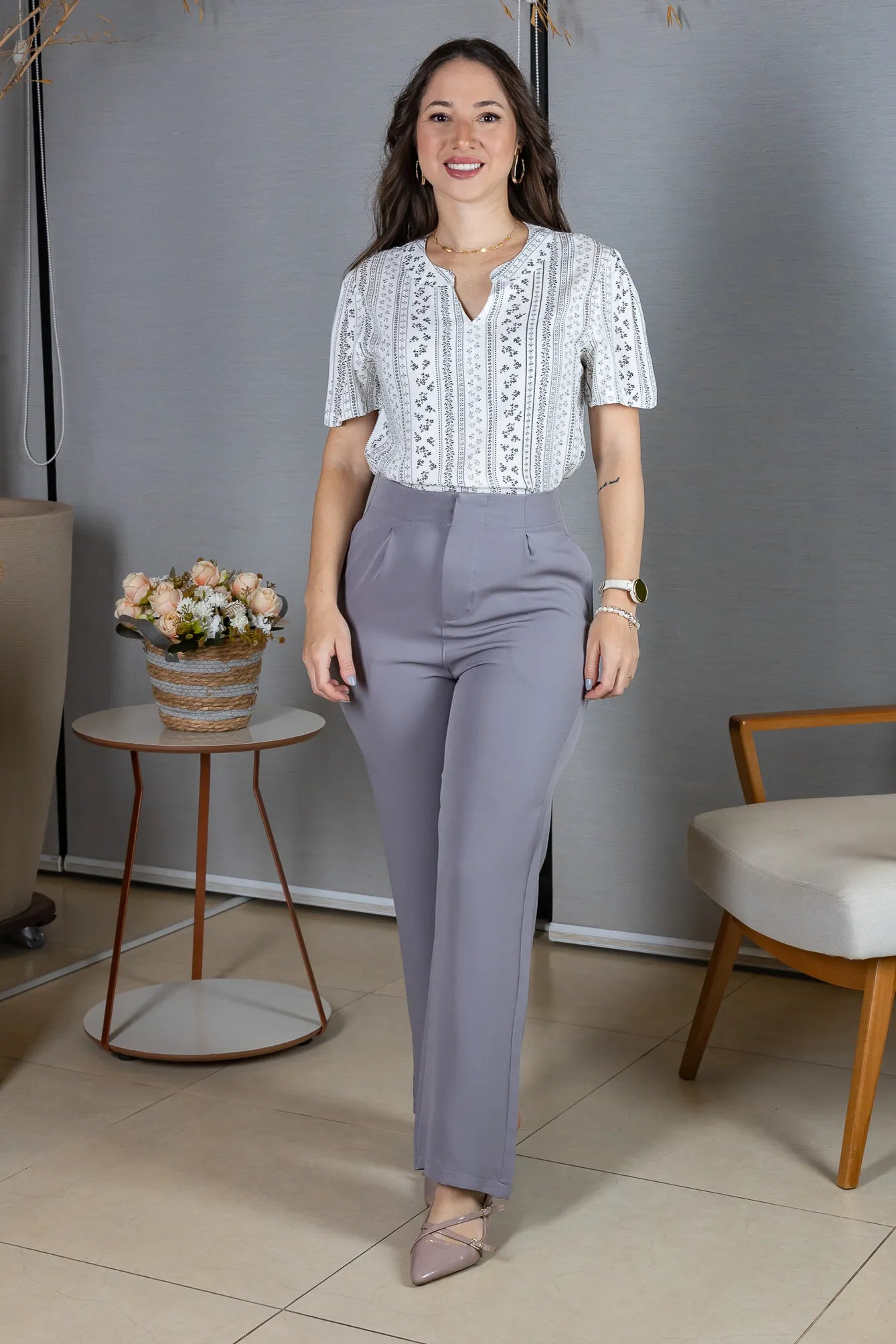 Blusa Manga Curta Decote em "V" em Visco-Linho Estampada Elisabeth Branca