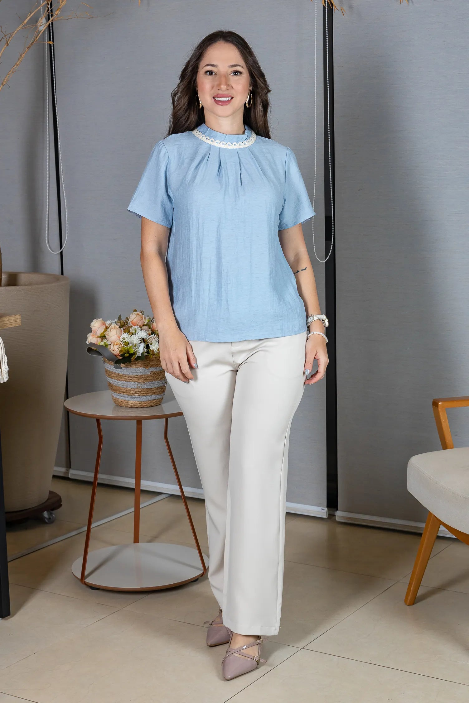 Blusa Manga Curta Visco Eco Blend com Gola Bordada Dandara Azul