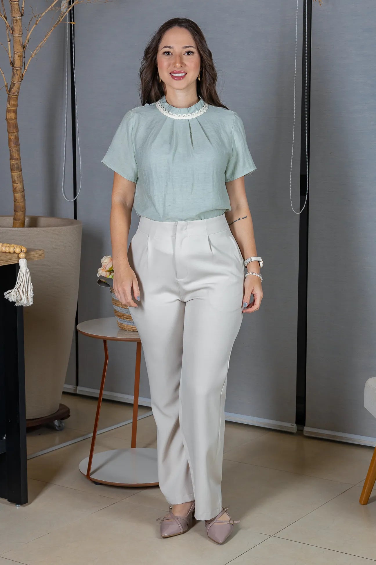 Blusa Manga Curta Visco Eco Blend com Gola Bordada Dandara Verde