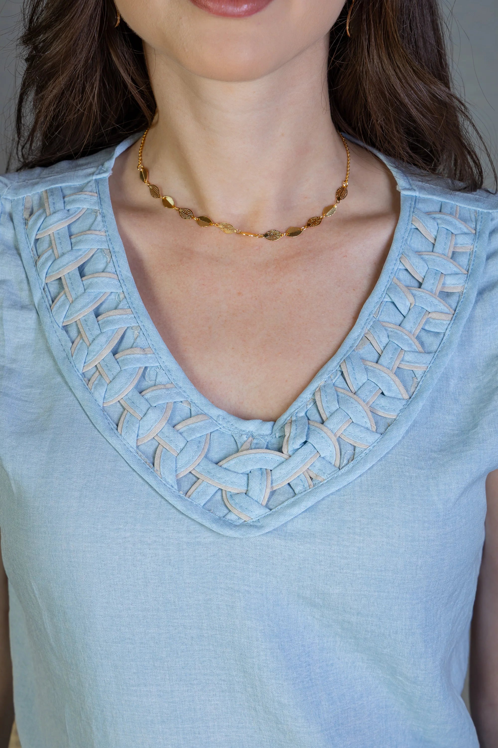 Blusa Regata Decote "V" Detalhe Trançado Em Visco Soft Liliane Azul