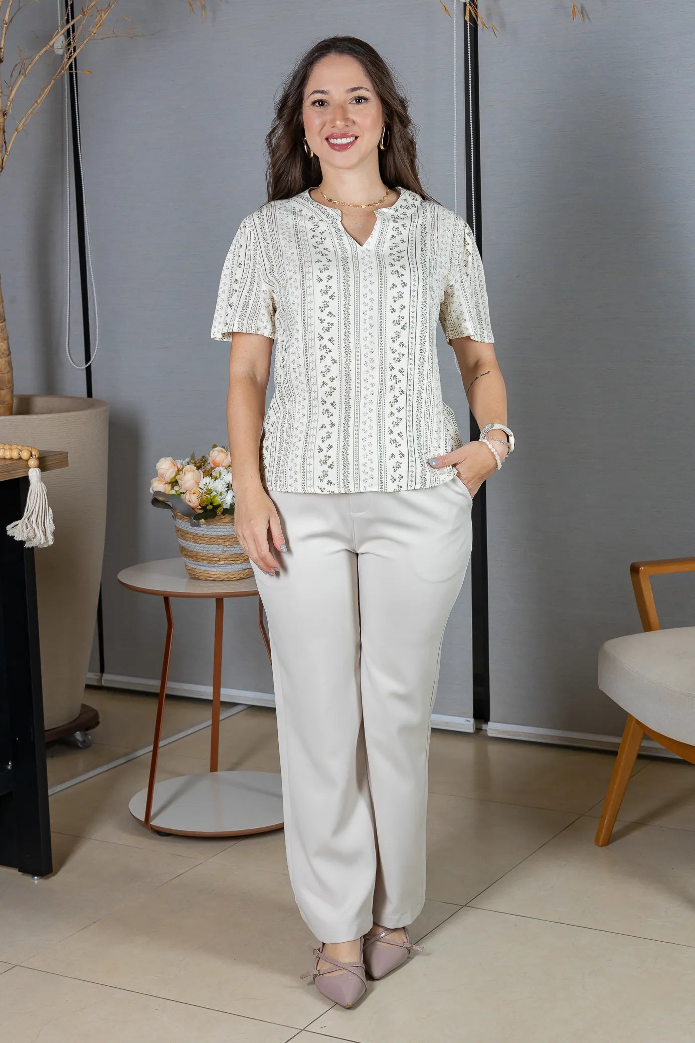 Blusa Manga Curta Decote em "V" em Visco-Linho Estampada Elisabeth Verde