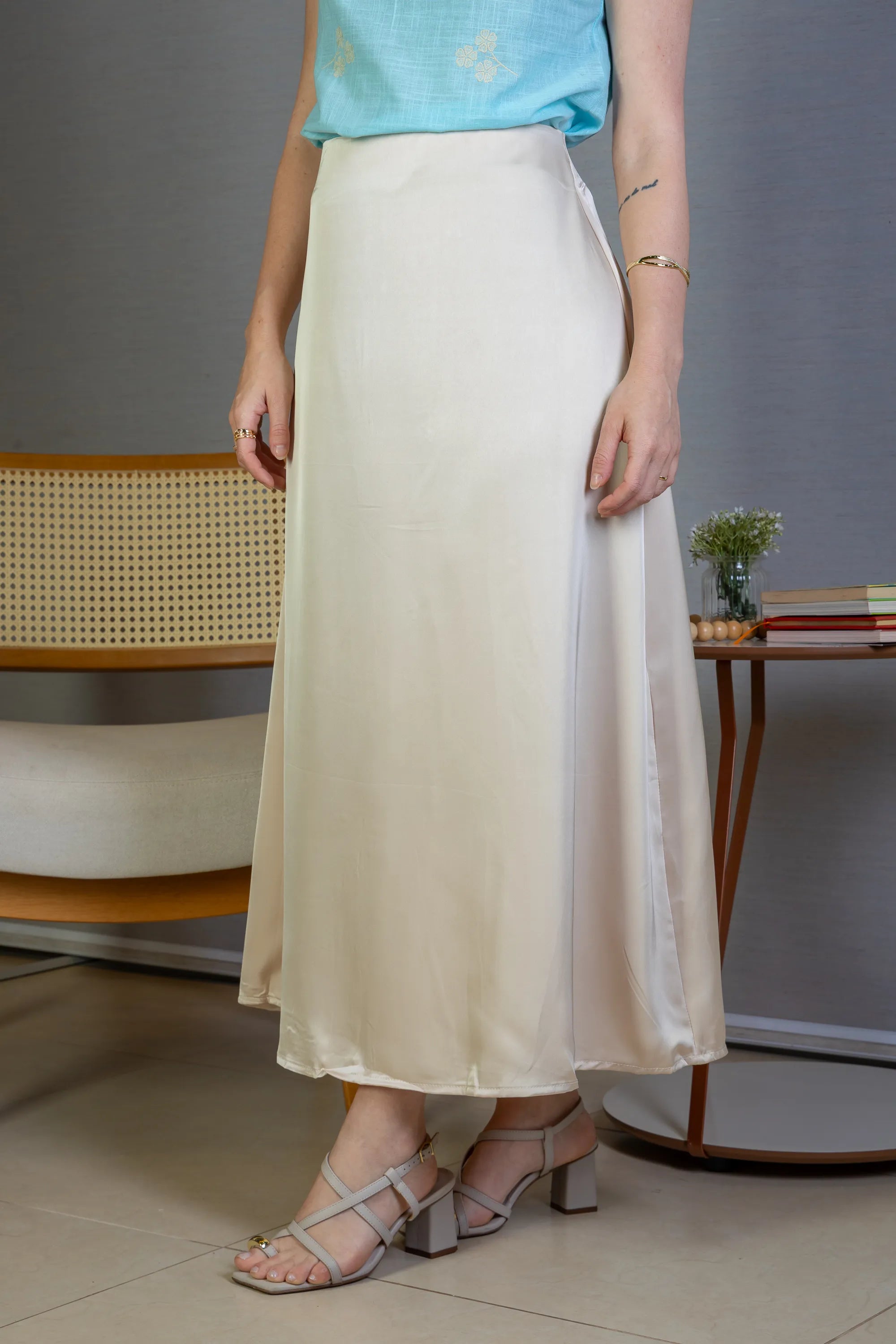 Saia Midi Lisa Sat Mix Magda Creme