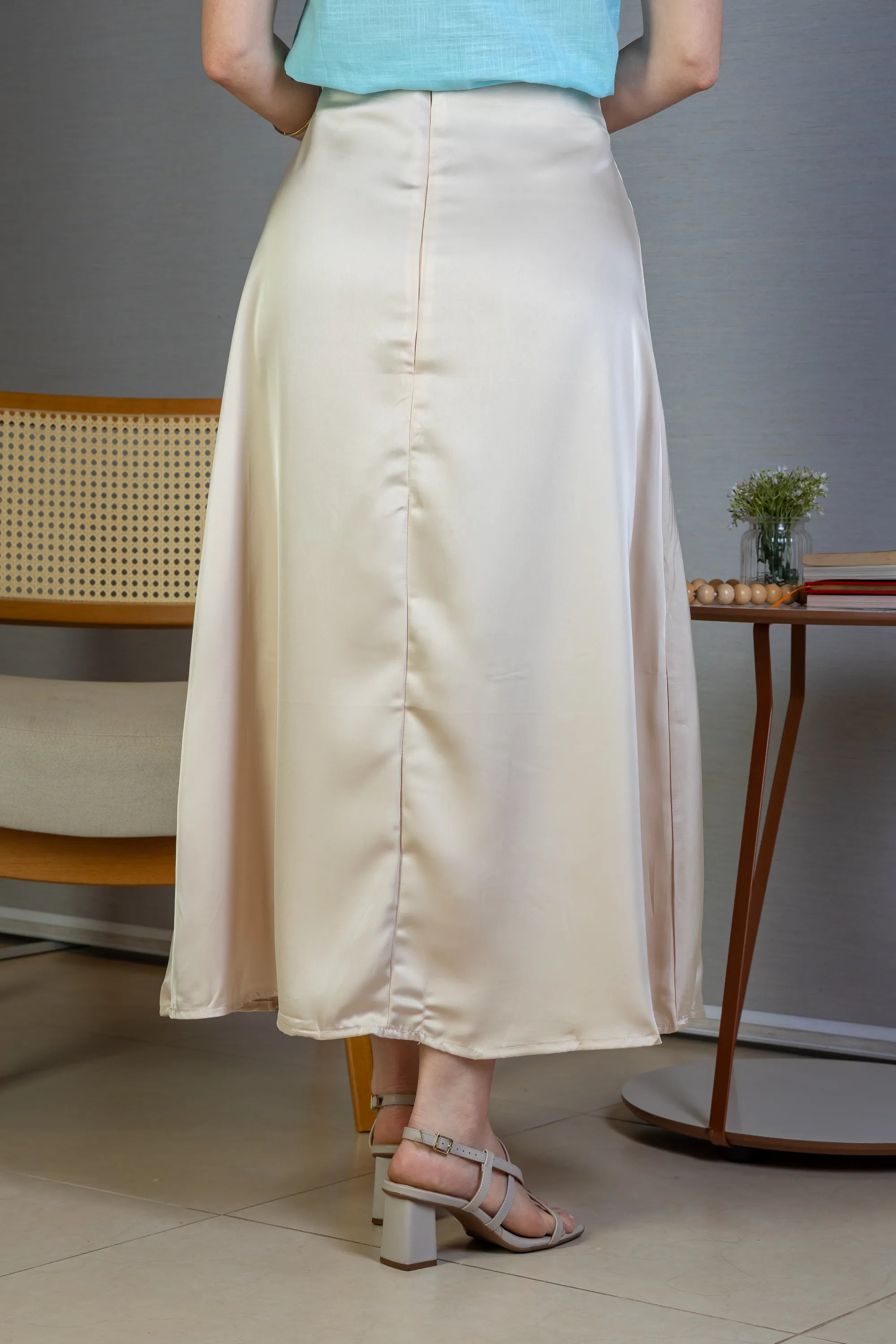 Saia Midi Lisa Sat Mix Magda Creme