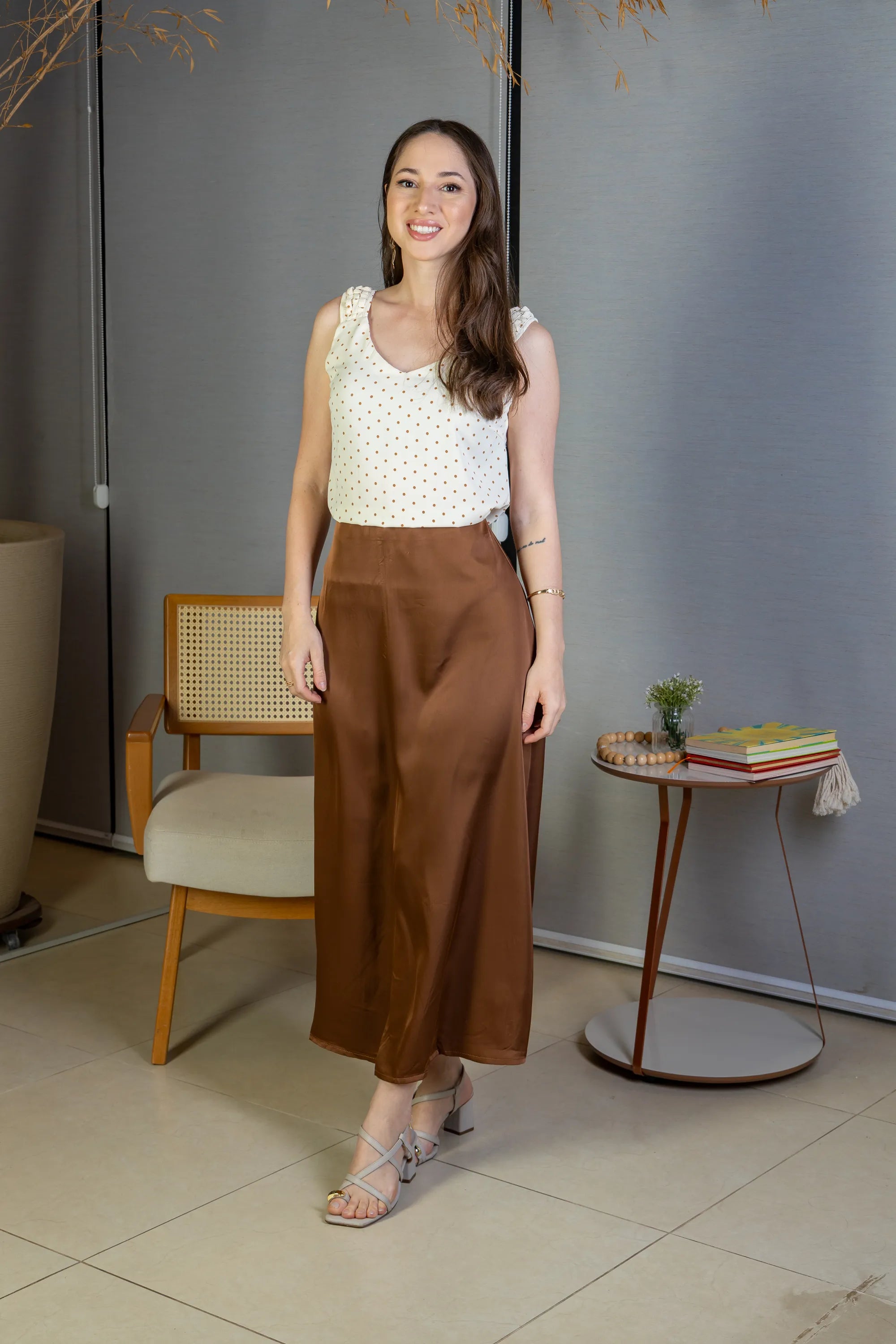 Saia Midi Lisa Sat Mix Magda Marrom Escuro