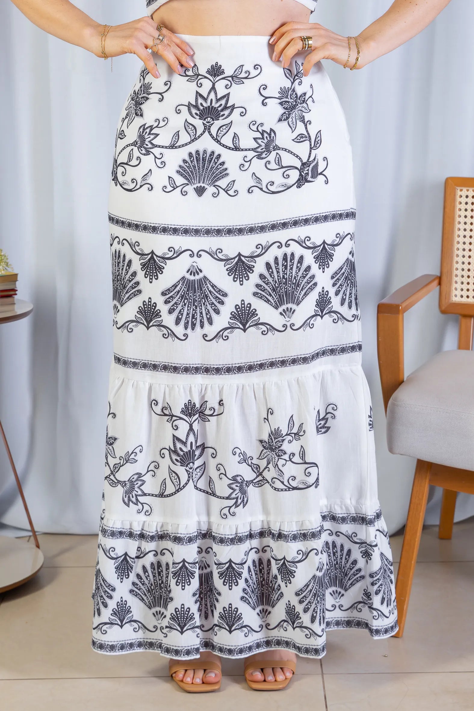 Saia Longa Camadas Crepe Soft Marina Ruy Estampada Preta