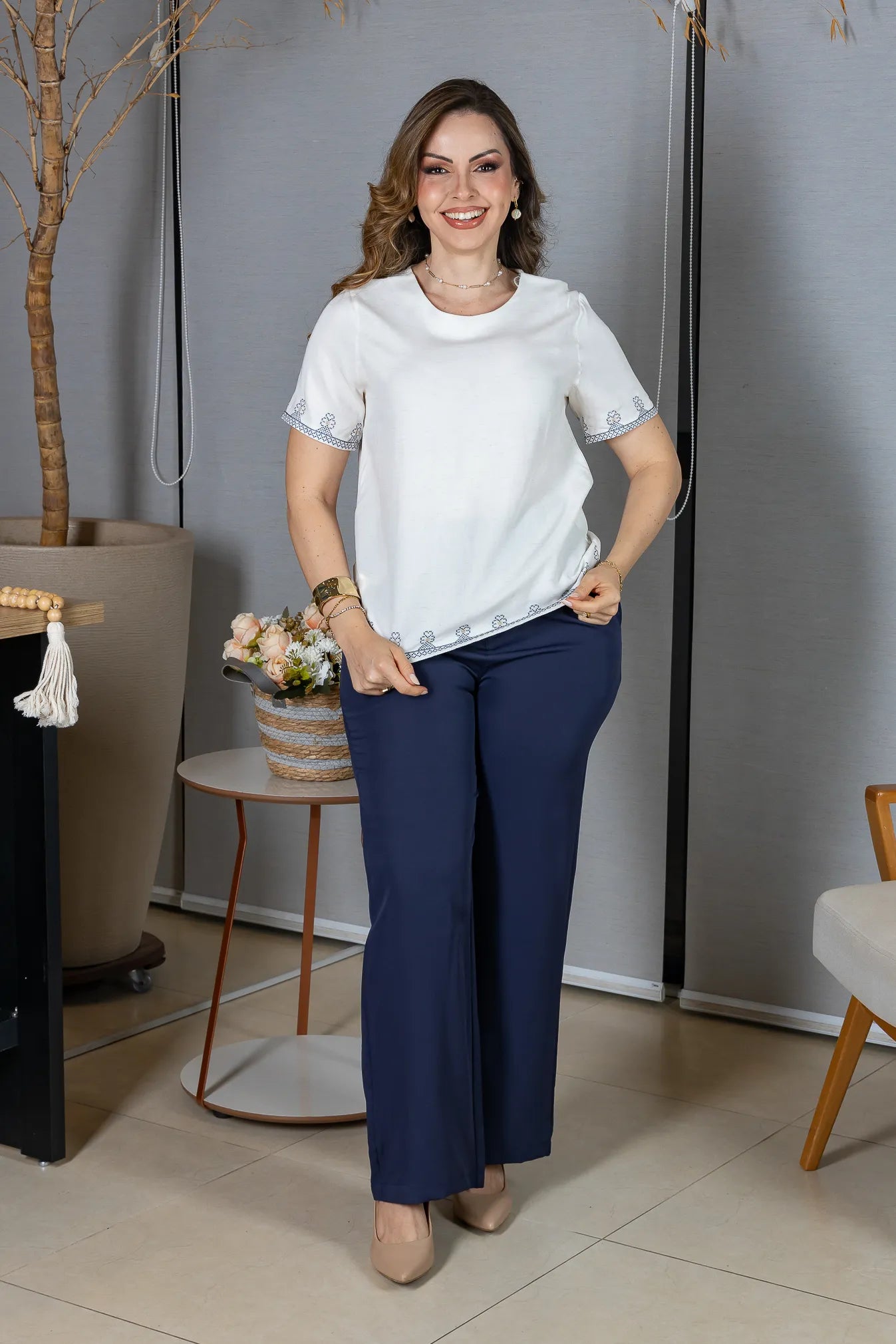 Blusa Manga Curta em Visco Mix com Detalhes Bordados Graziela Off White