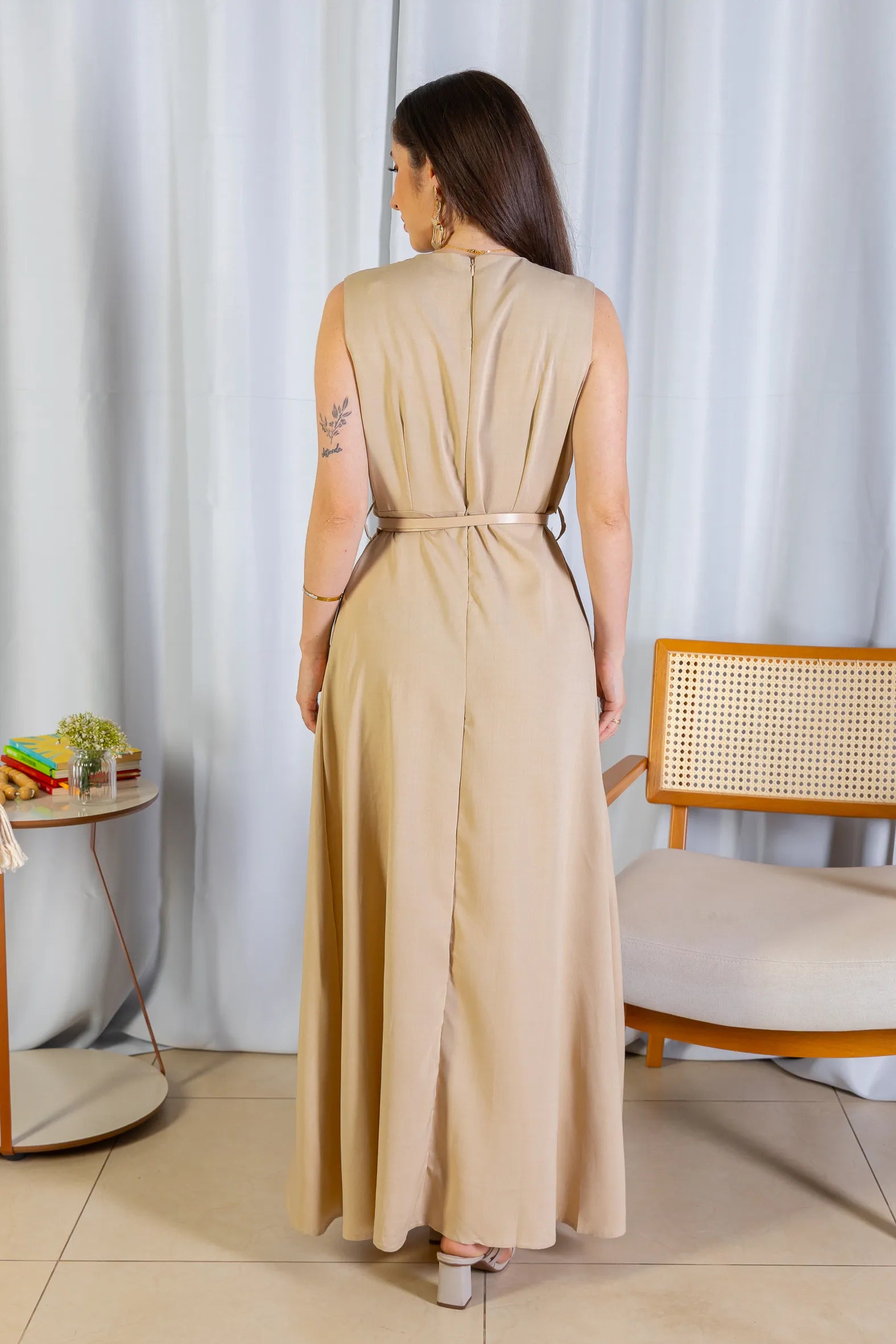 Vestido Longo Detalhe Cinto Patrícia Poeta Bege